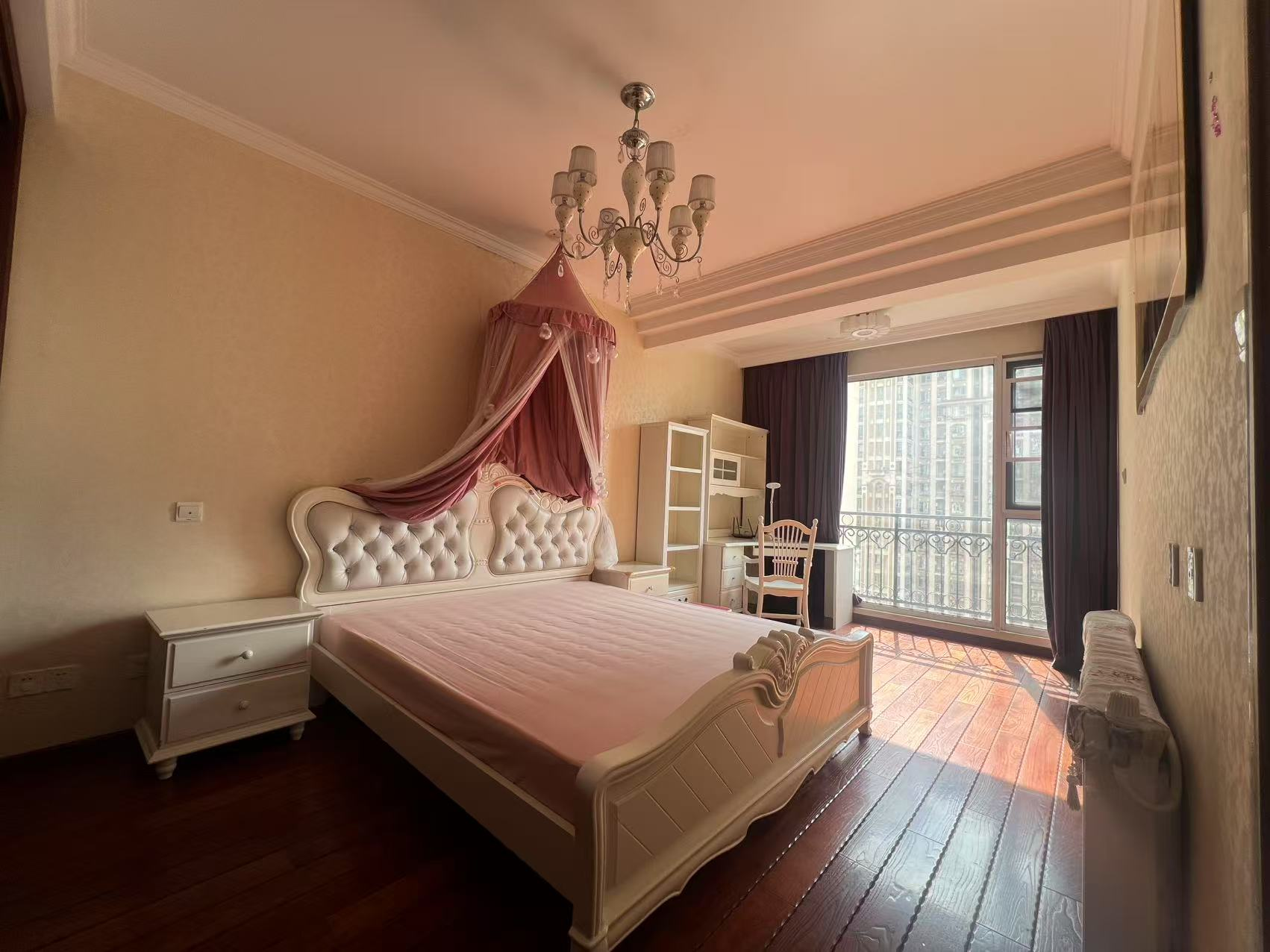 中南世纪花城二期 3室2厅2卫 140.57m&sup2;