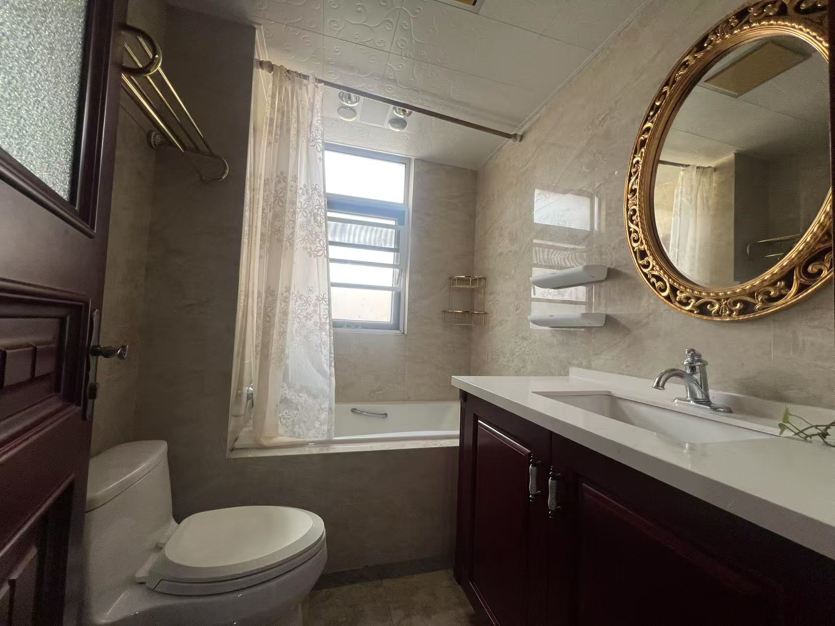 中南世纪花城二期 3室2厅2卫 140.57m&sup2;