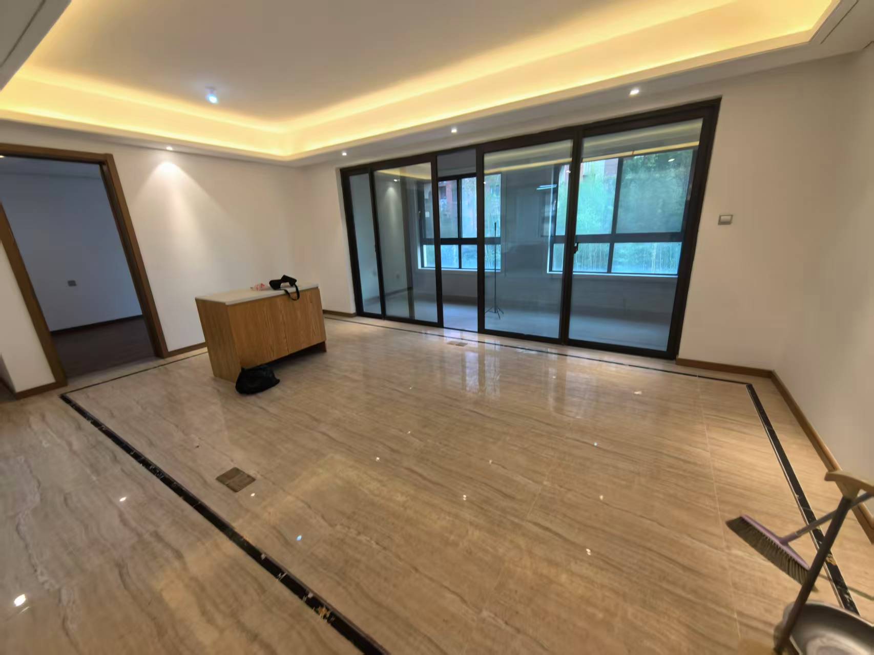 佳期漫 5室2厅2卫 145m²