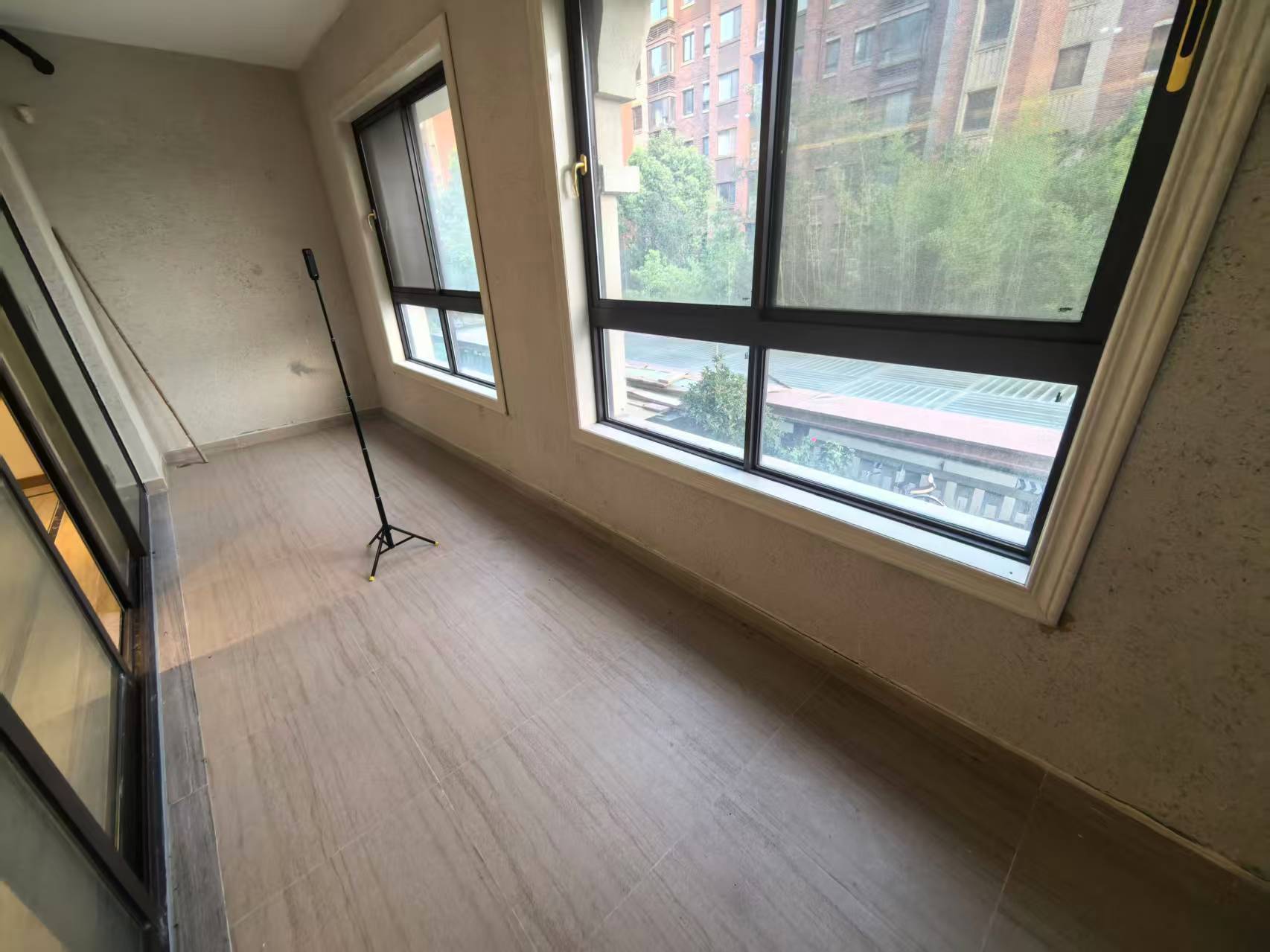 佳期漫 5室2厅2卫 145m&sup2;