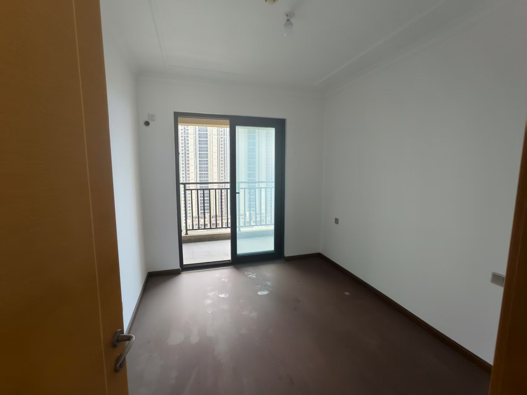 富力院士廷 4室2厅2卫 136m&sup2;