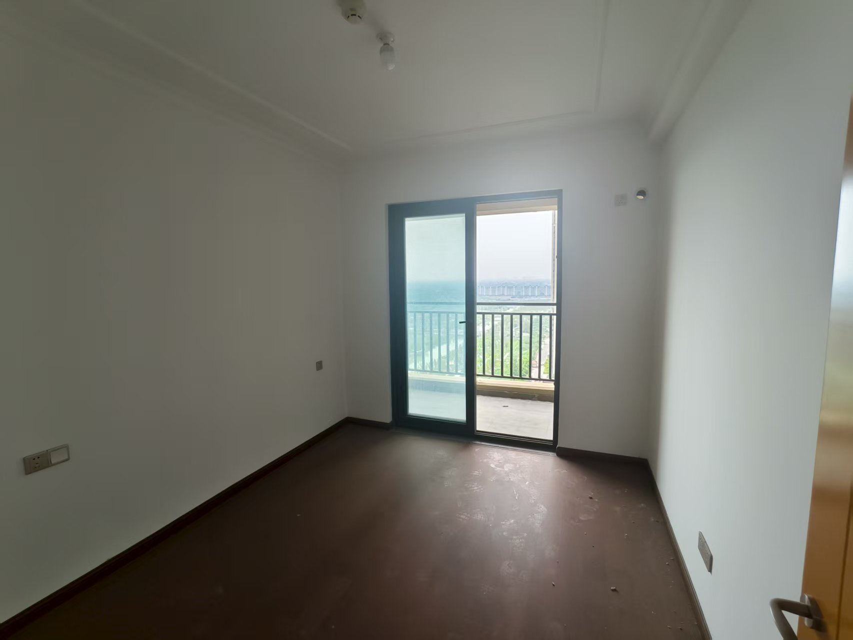 富力院士廷 4室2厅2卫 136m&sup2;