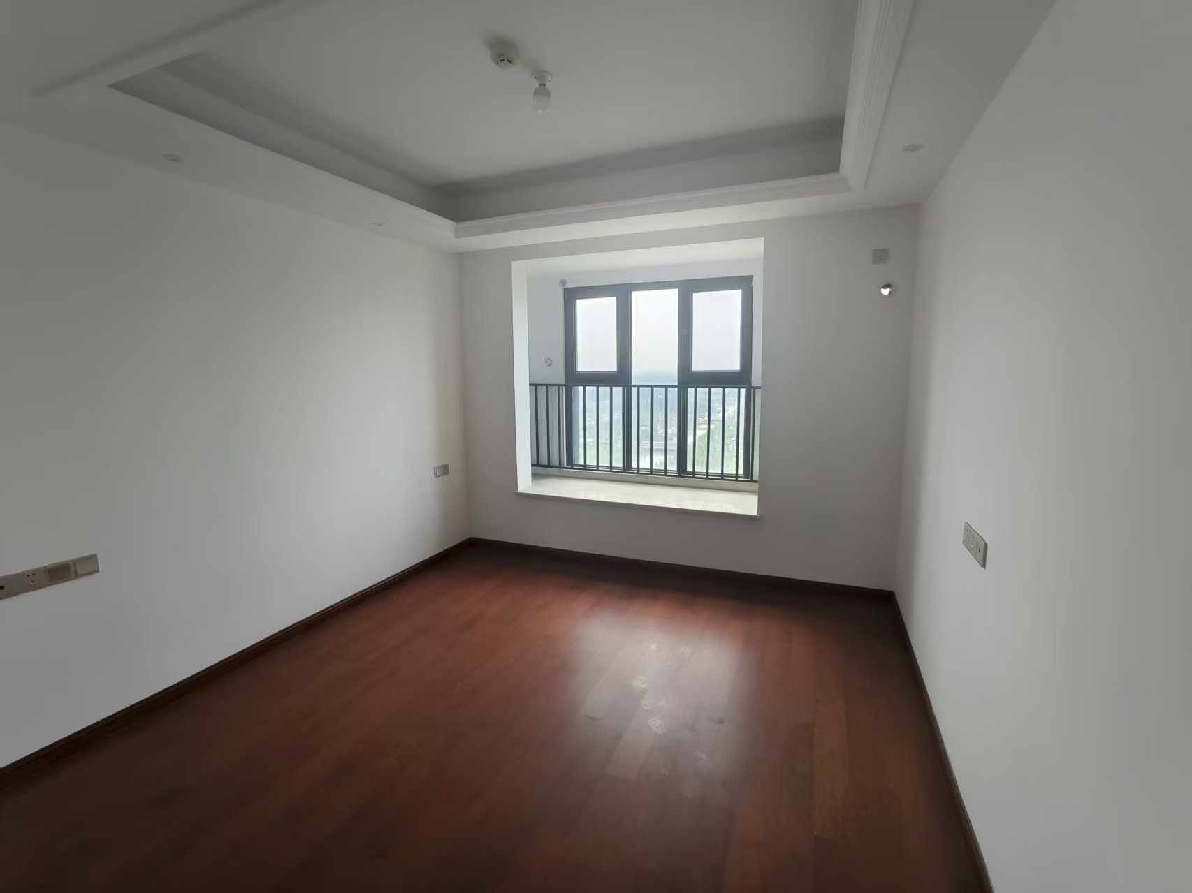 富力院士廷 4室2厅2卫 136m&sup2;