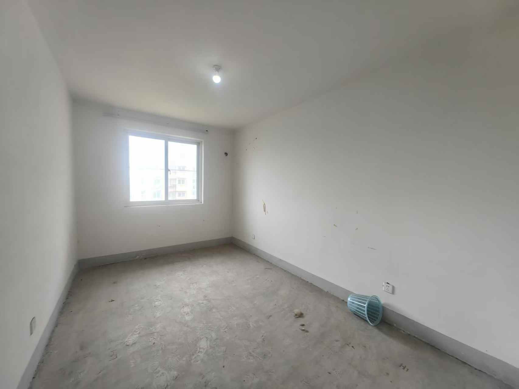 紫东花苑 3室2厅2卫 127.16m&sup2;
