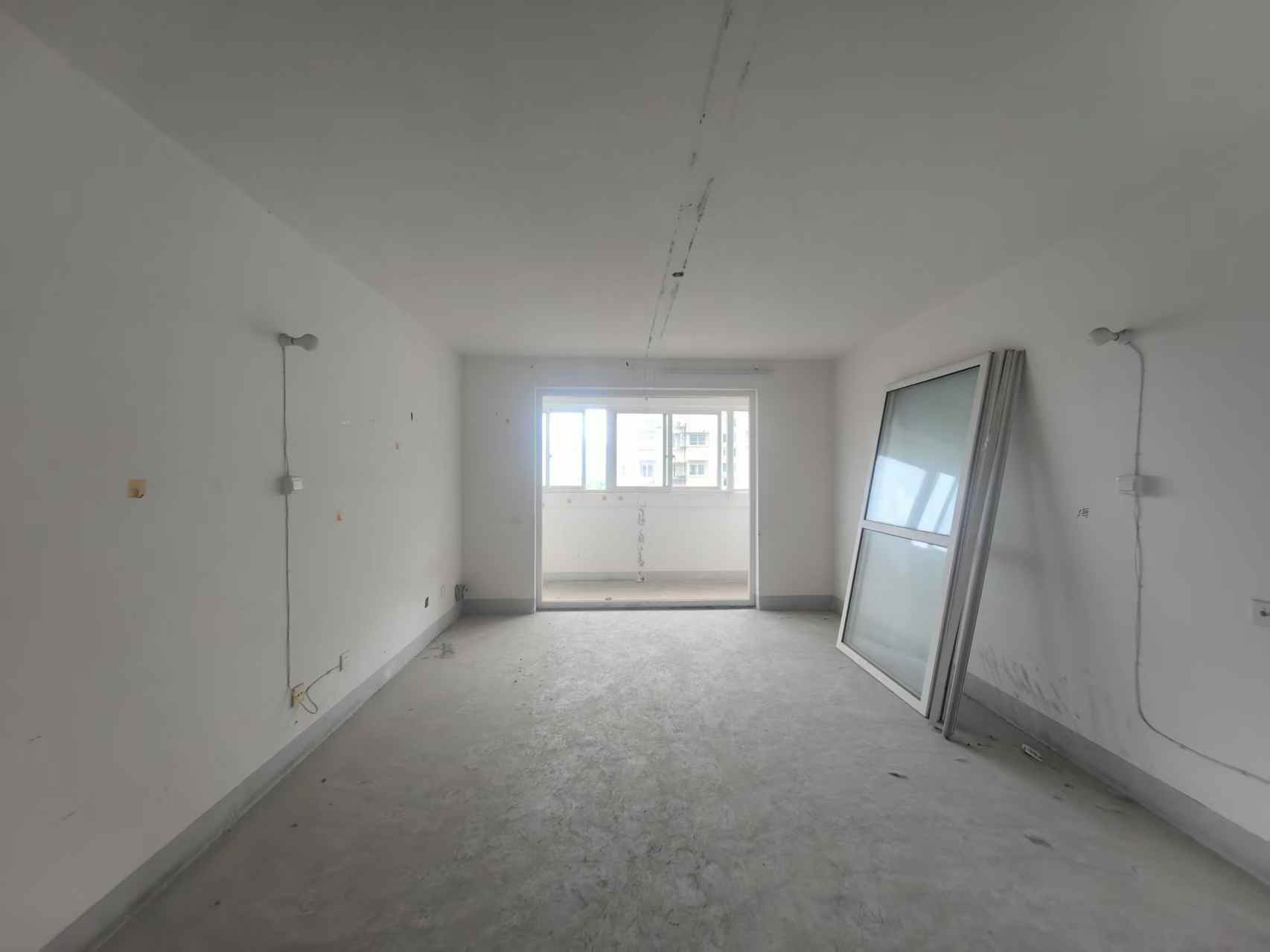 紫东花苑 3室2厅2卫 127.16m&sup2;