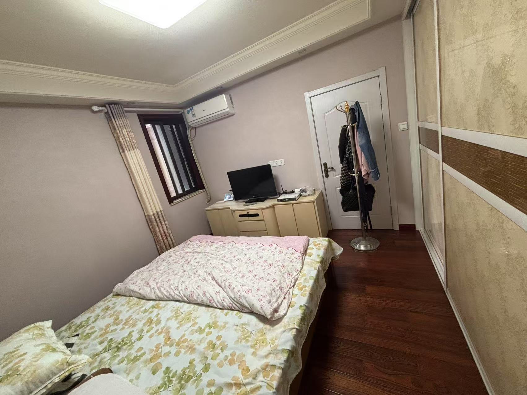 汇富花苑 3室2厅1卫 157.00m&sup2;