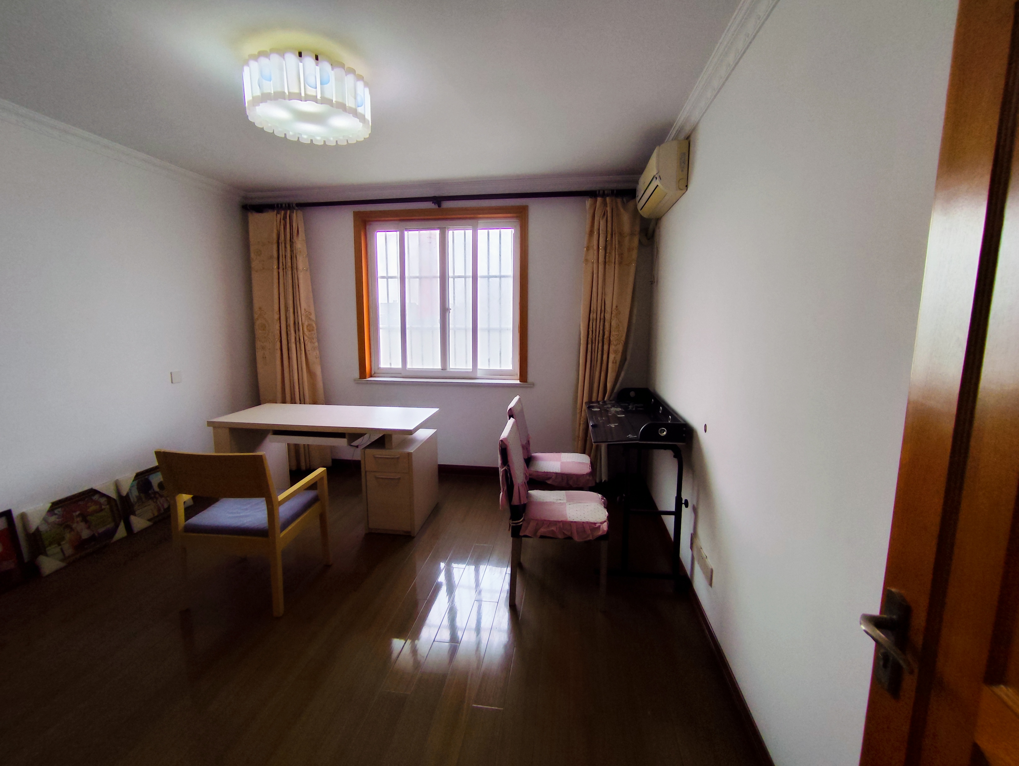 五一新村东区 4室2厅2卫 169.23m&sup2;