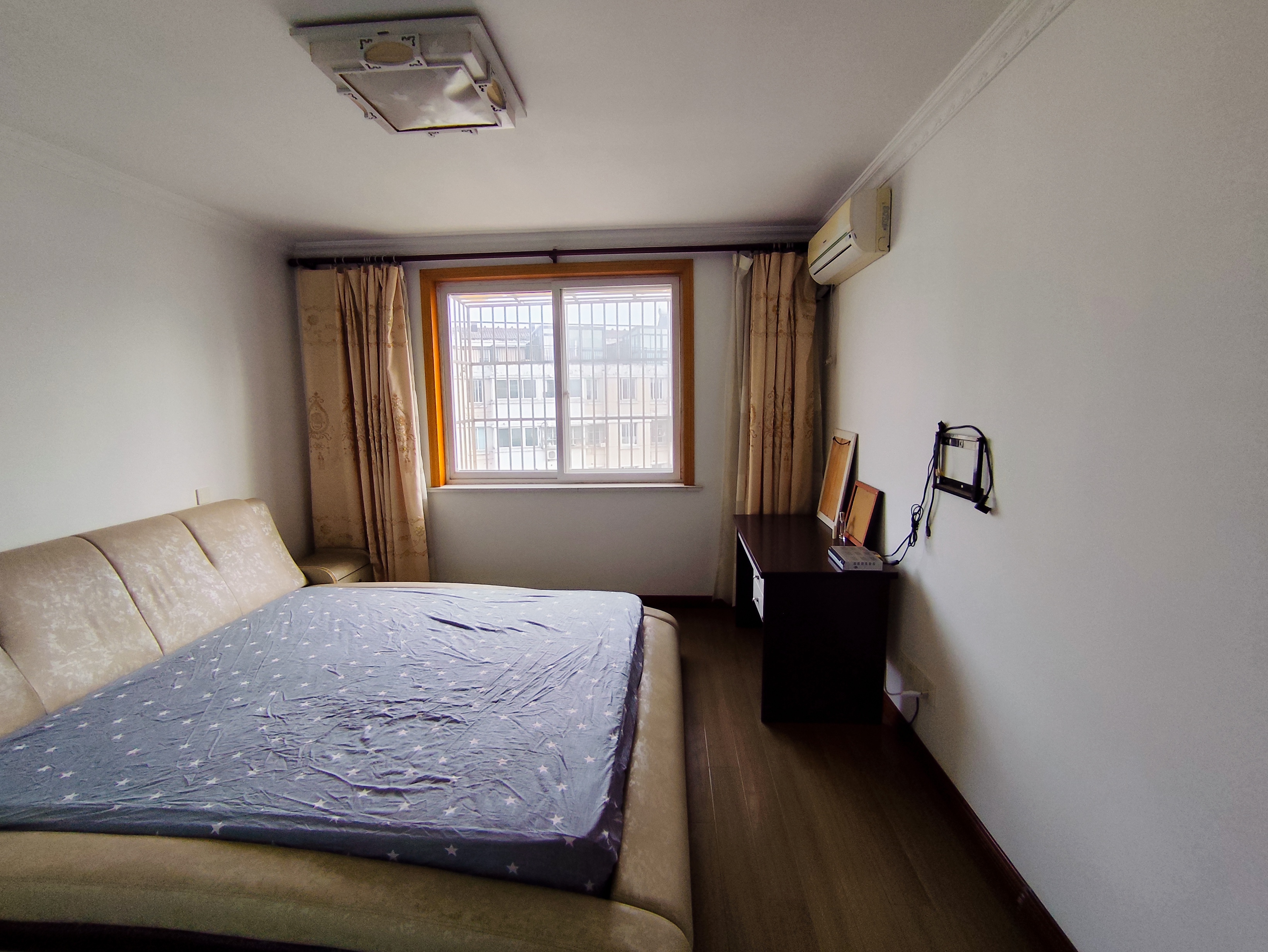 五一新村东区 4室2厅2卫 169.23m&sup2;