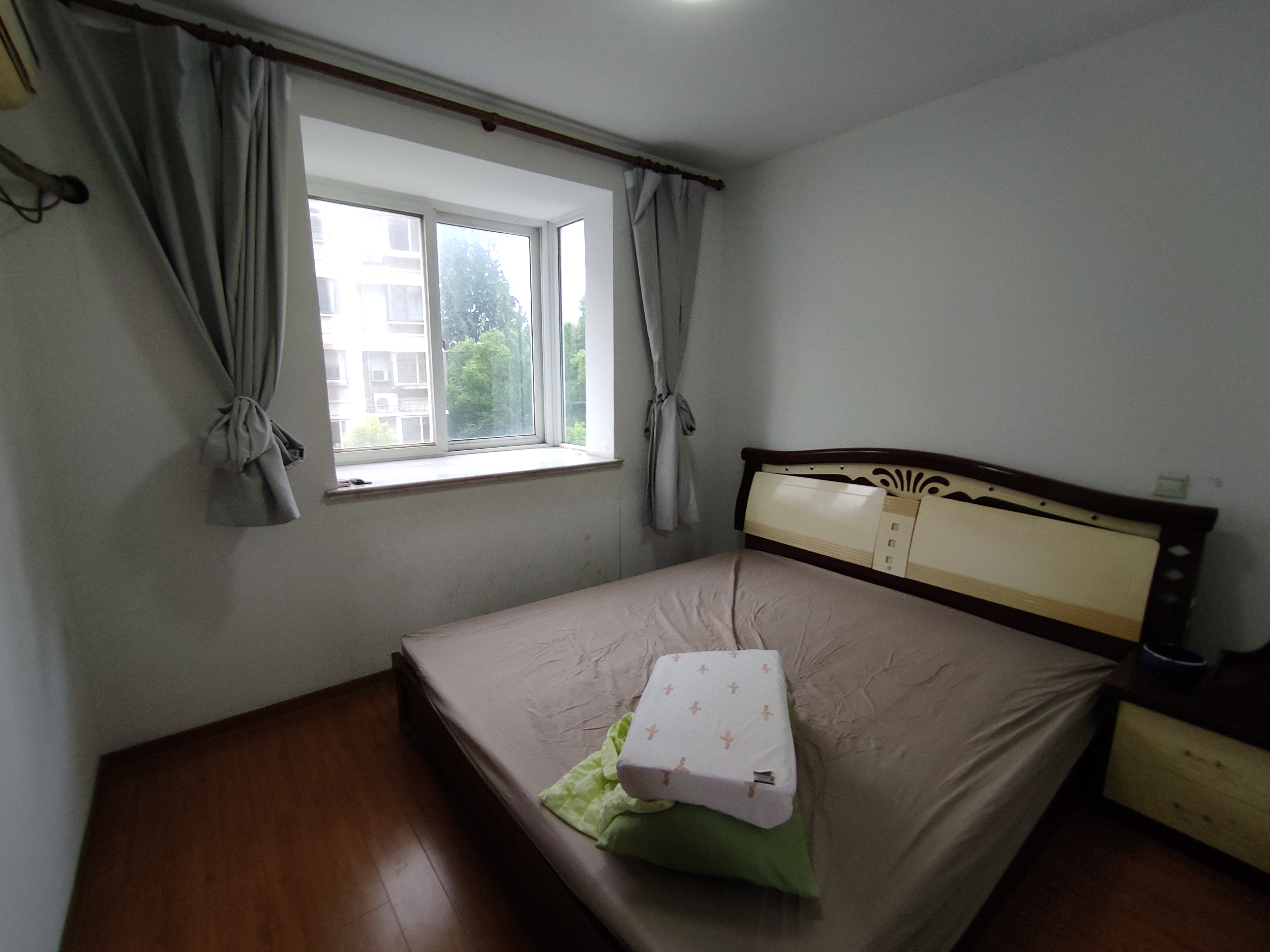 春晖花园 2室1厅1卫 80m&sup2;