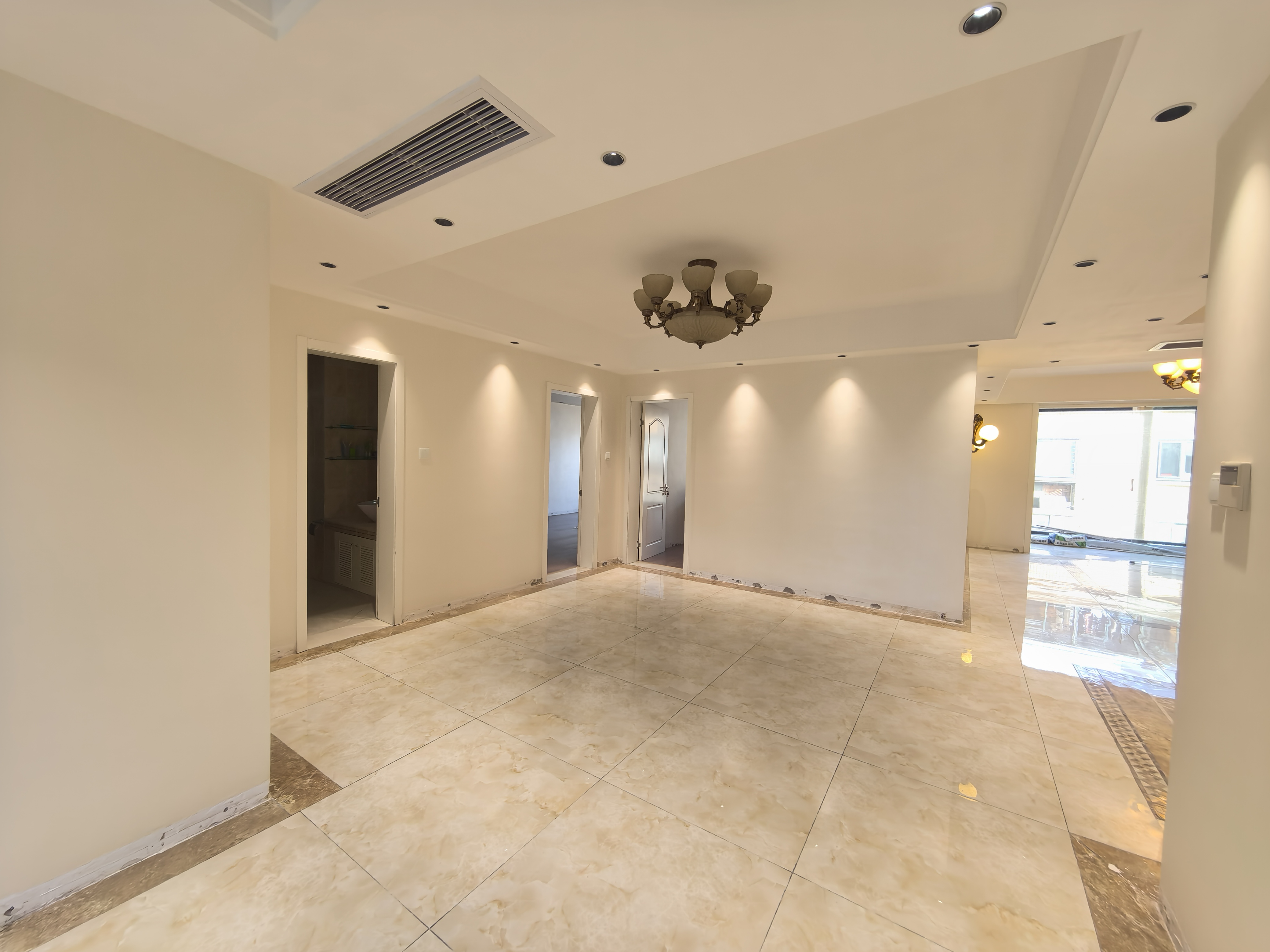 天地华庭 3室2厅2卫 167.00m&sup2;