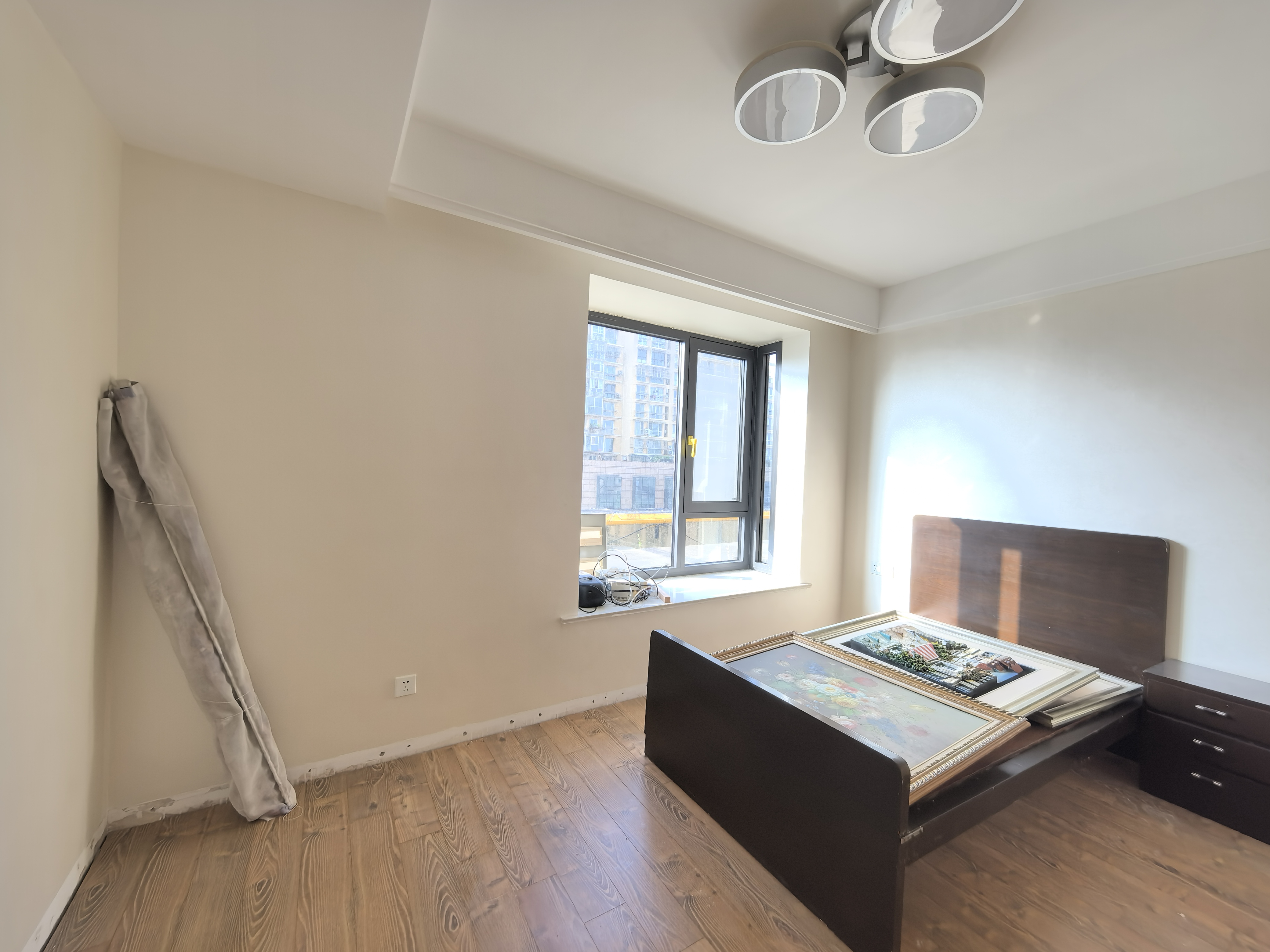天地华庭 3室2厅2卫 167.00m&sup2;