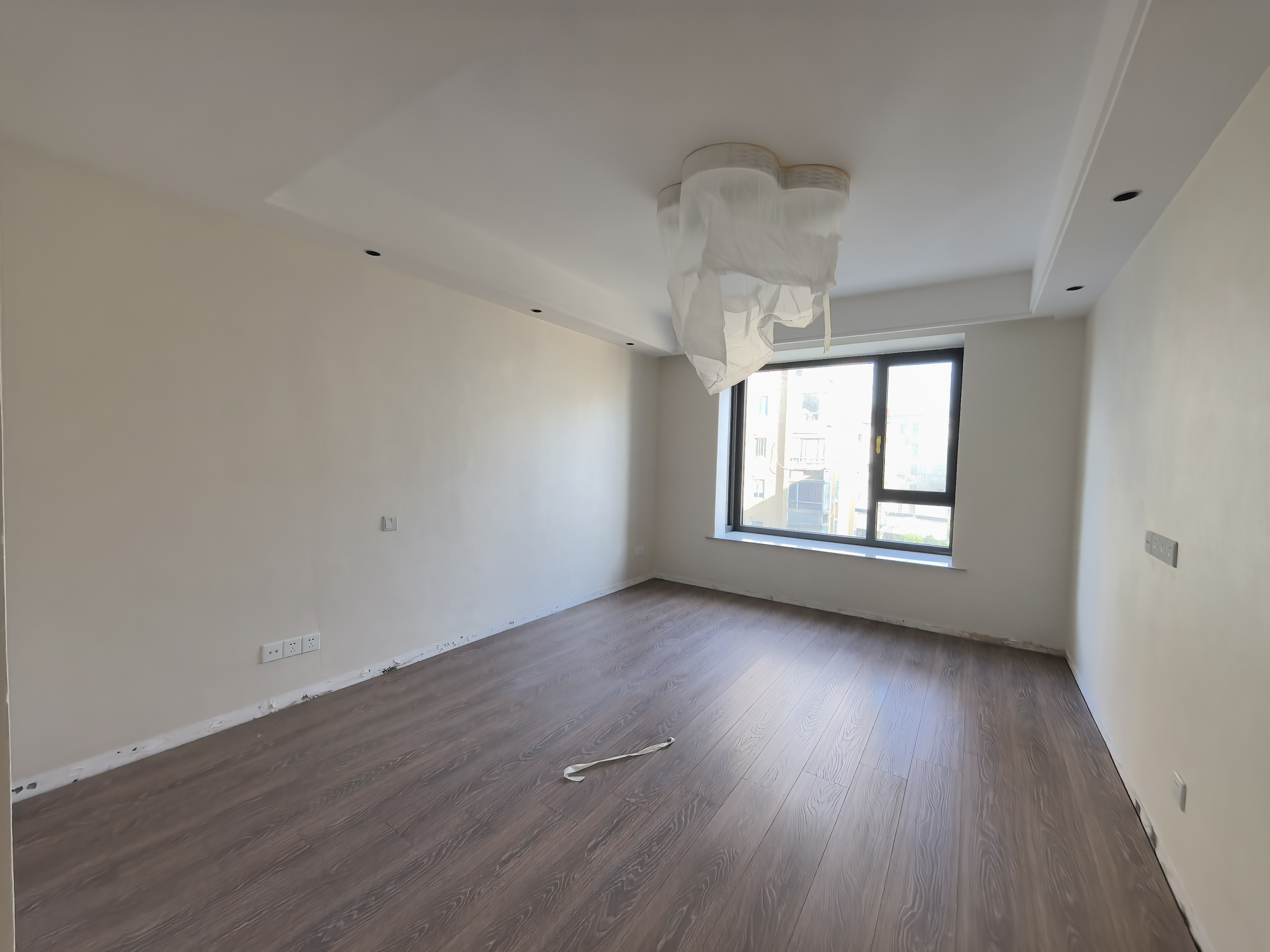 天地华庭 3室2厅2卫 167.00m&sup2;