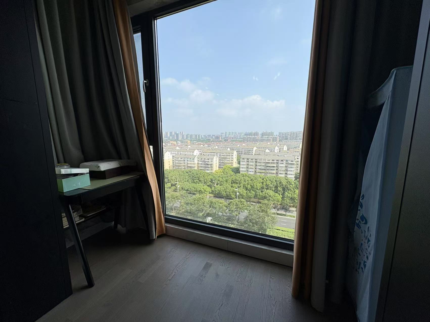 中南世纪花城三期 4室2厅2卫 140m&sup2;