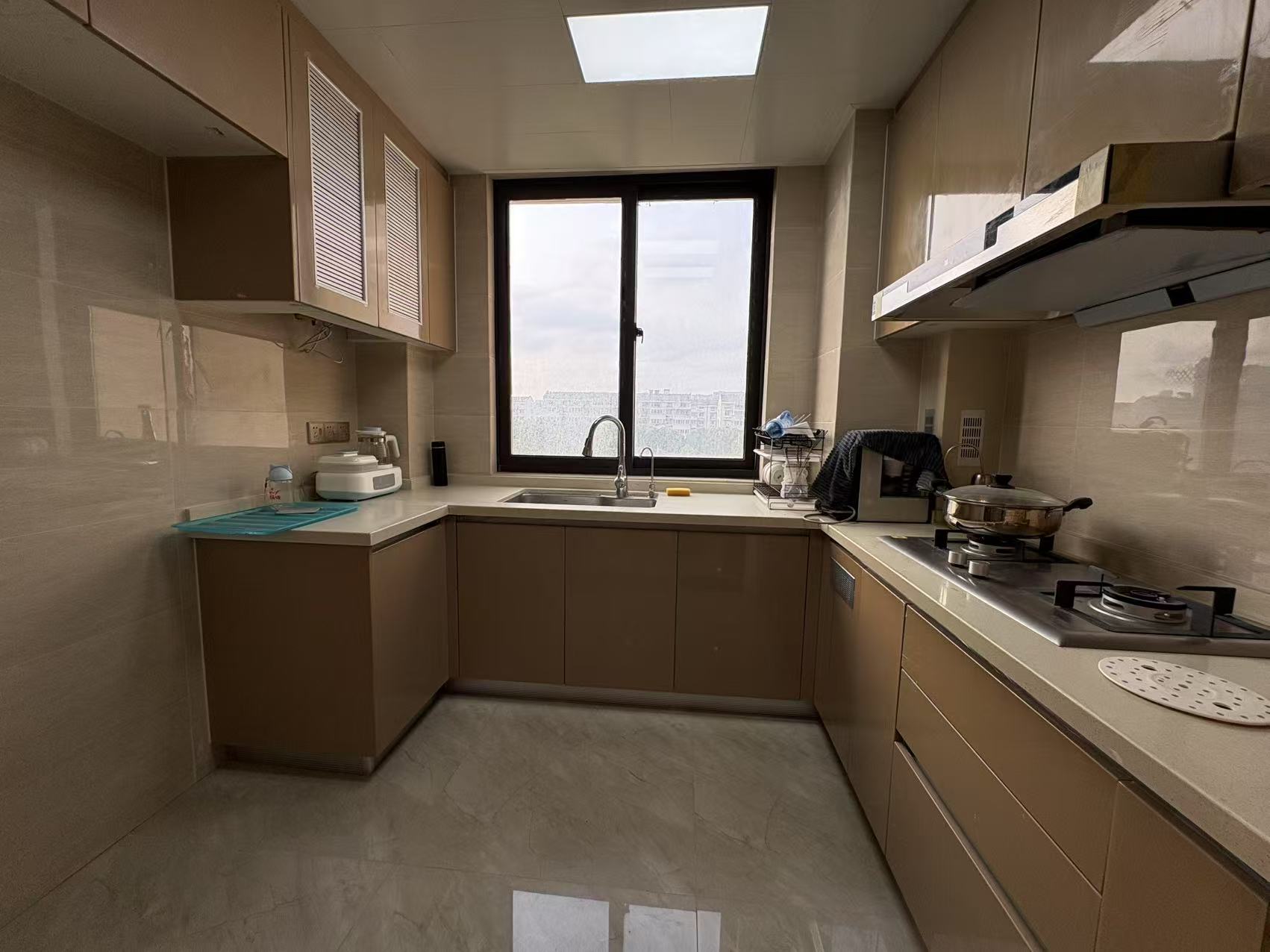 中南世纪花城三期 4室2厅2卫 140m&sup2;