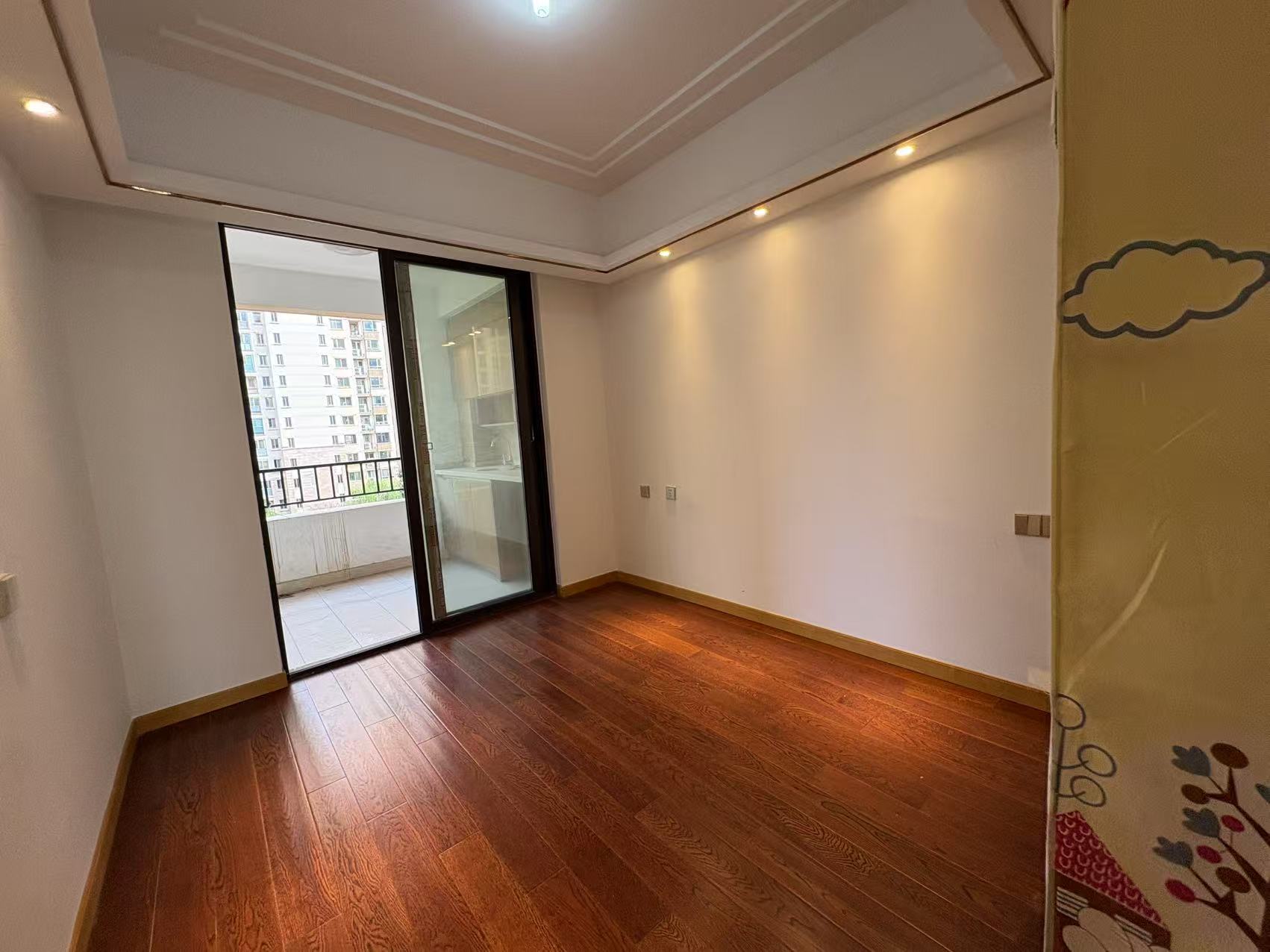 中南世纪花城三期 4室2厅2卫 140m&sup2;
