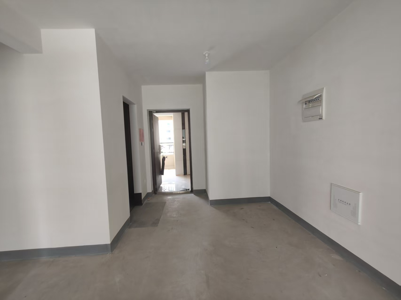 招商新城雍景湾 3室2厅1卫 87m&sup2;
