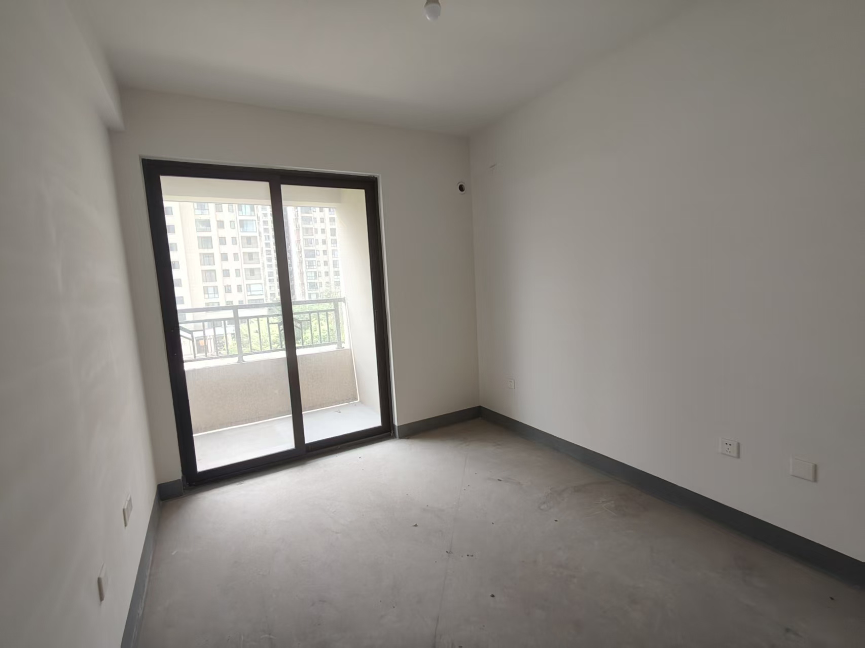 招商新城雍景湾 3室2厅1卫 87m&sup2;