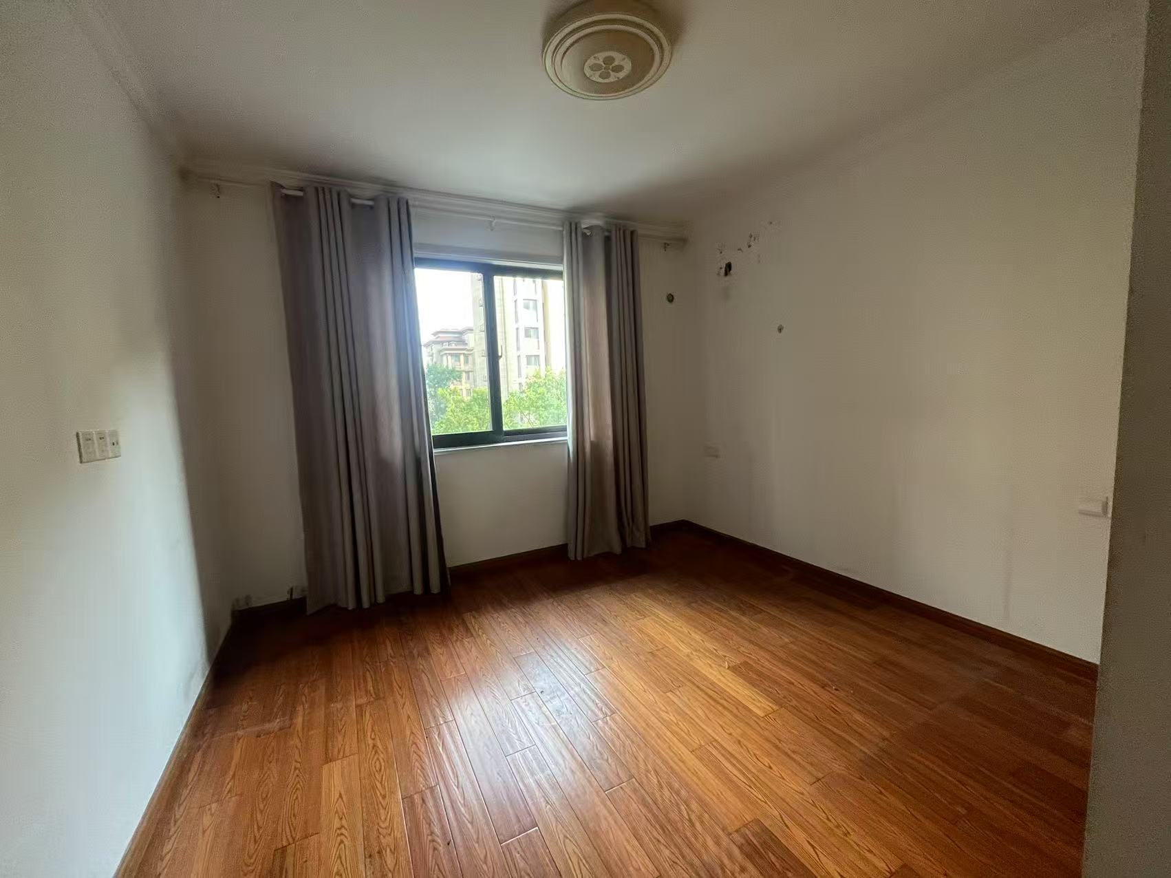新城新苑 3室2厅1卫 123.5m&sup2;