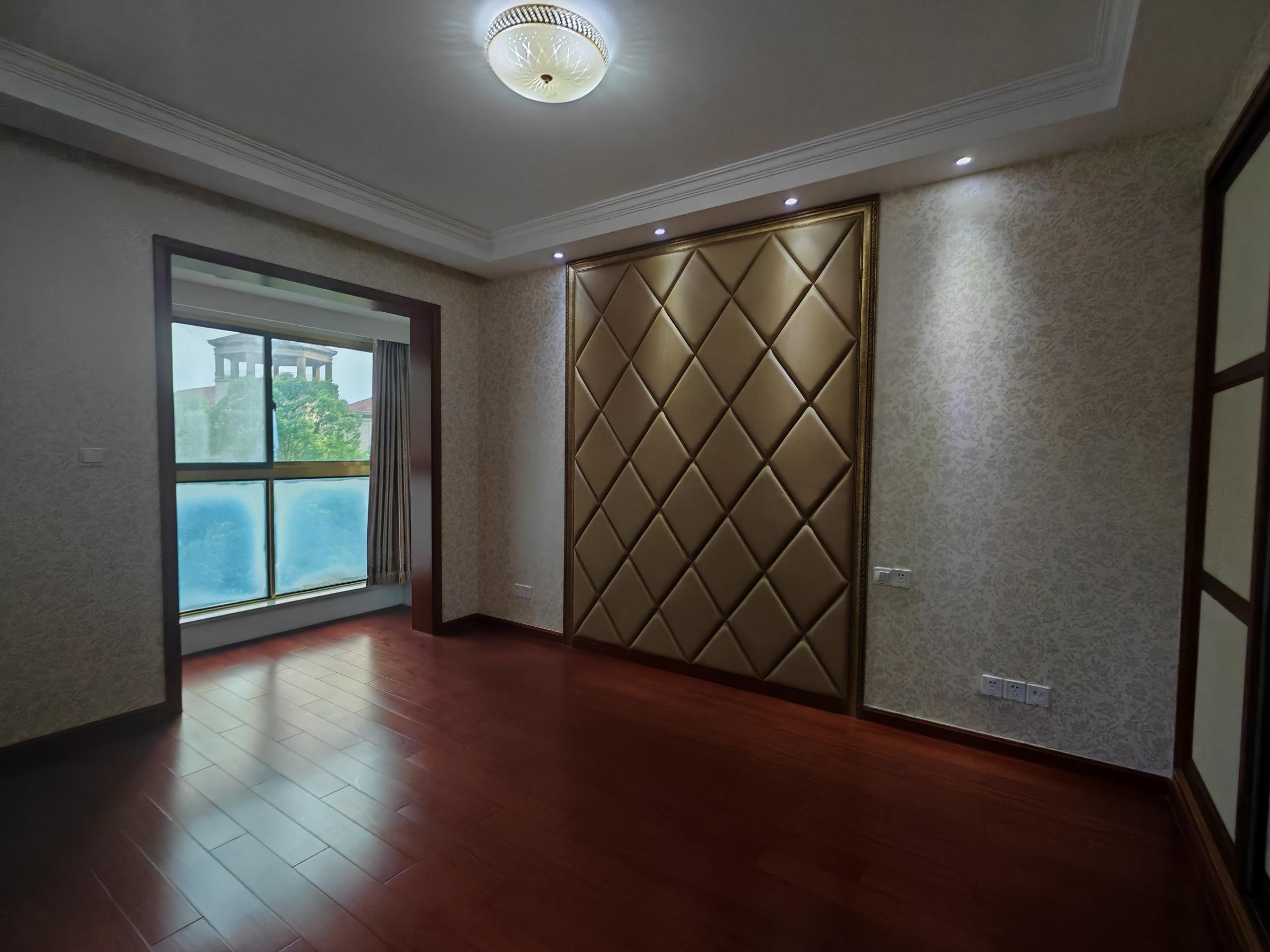 恒盛豪庭 2室1厅1卫 95m&sup2;