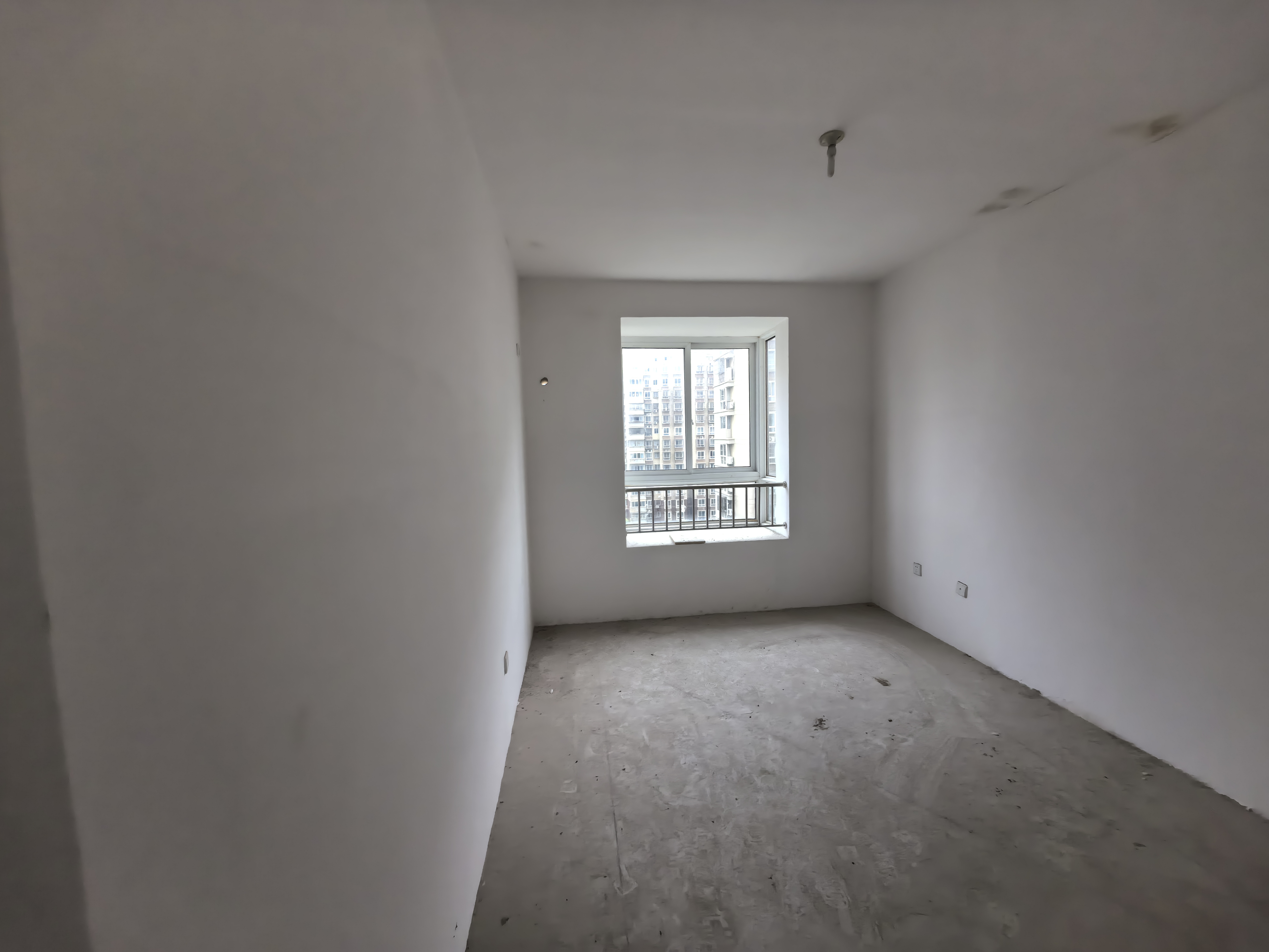 天霞苑 3室2厅2卫 192m&sup2;