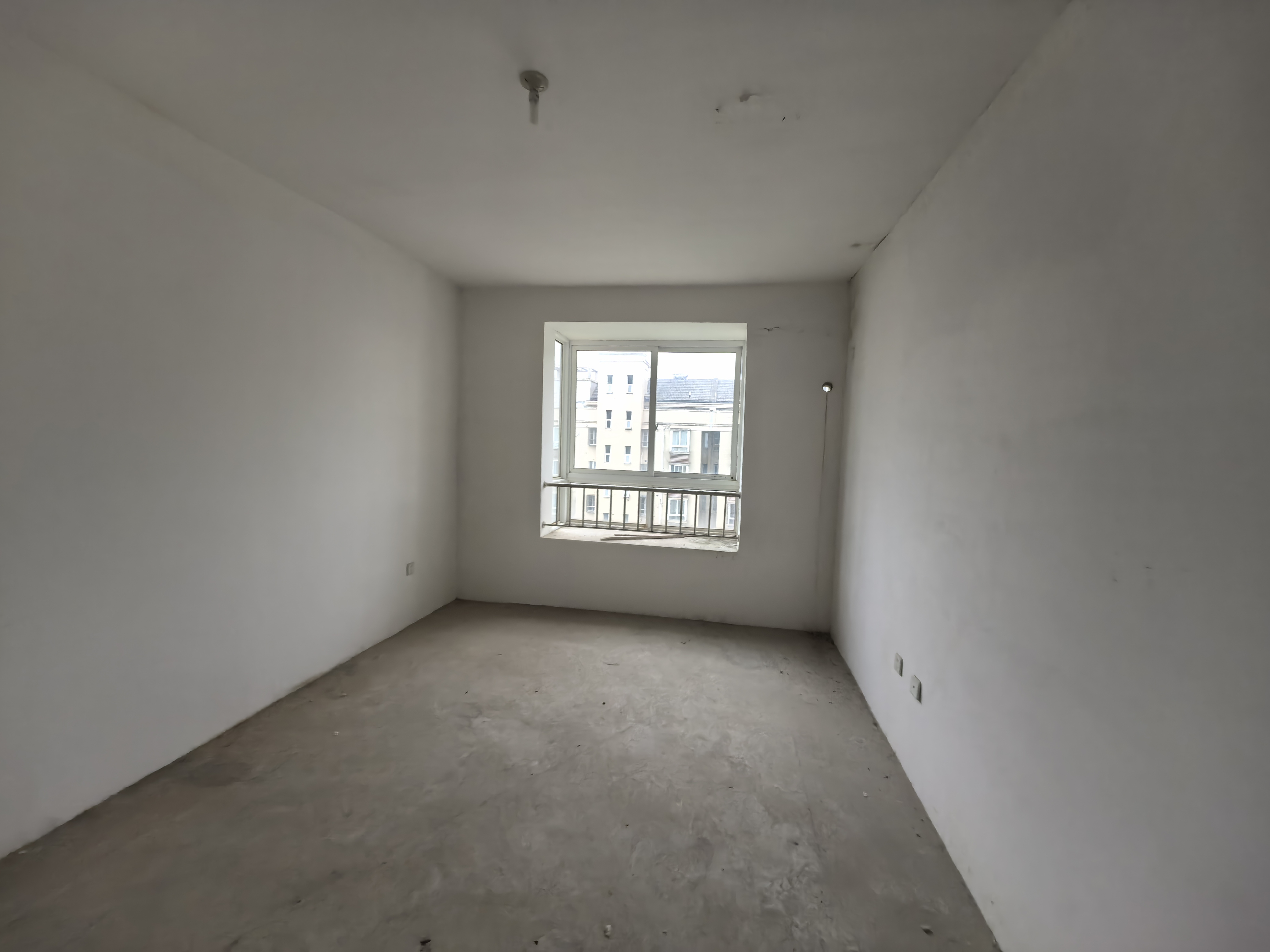 天霞苑 3室2厅2卫 192m&sup2;