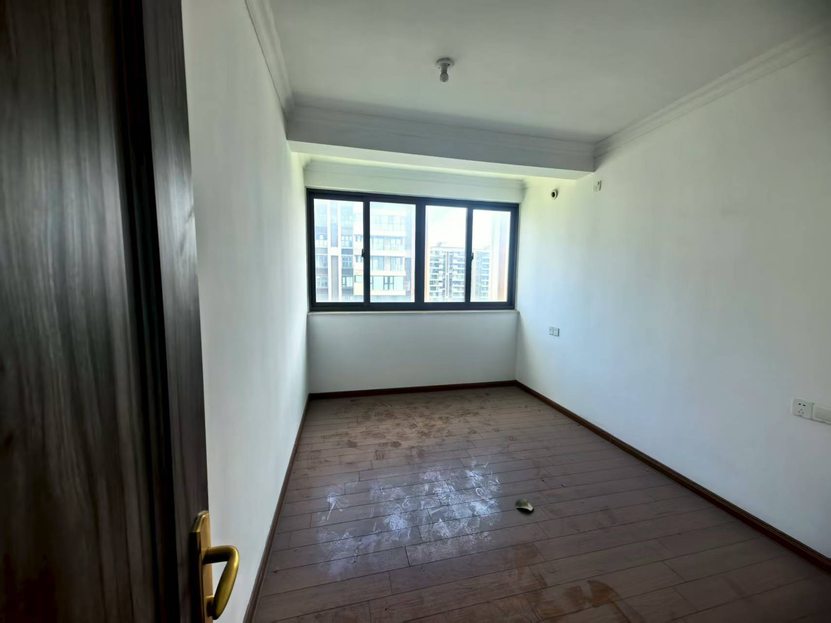 南通碧桂园翡翠华府 4室2厅2卫 144m&sup2;