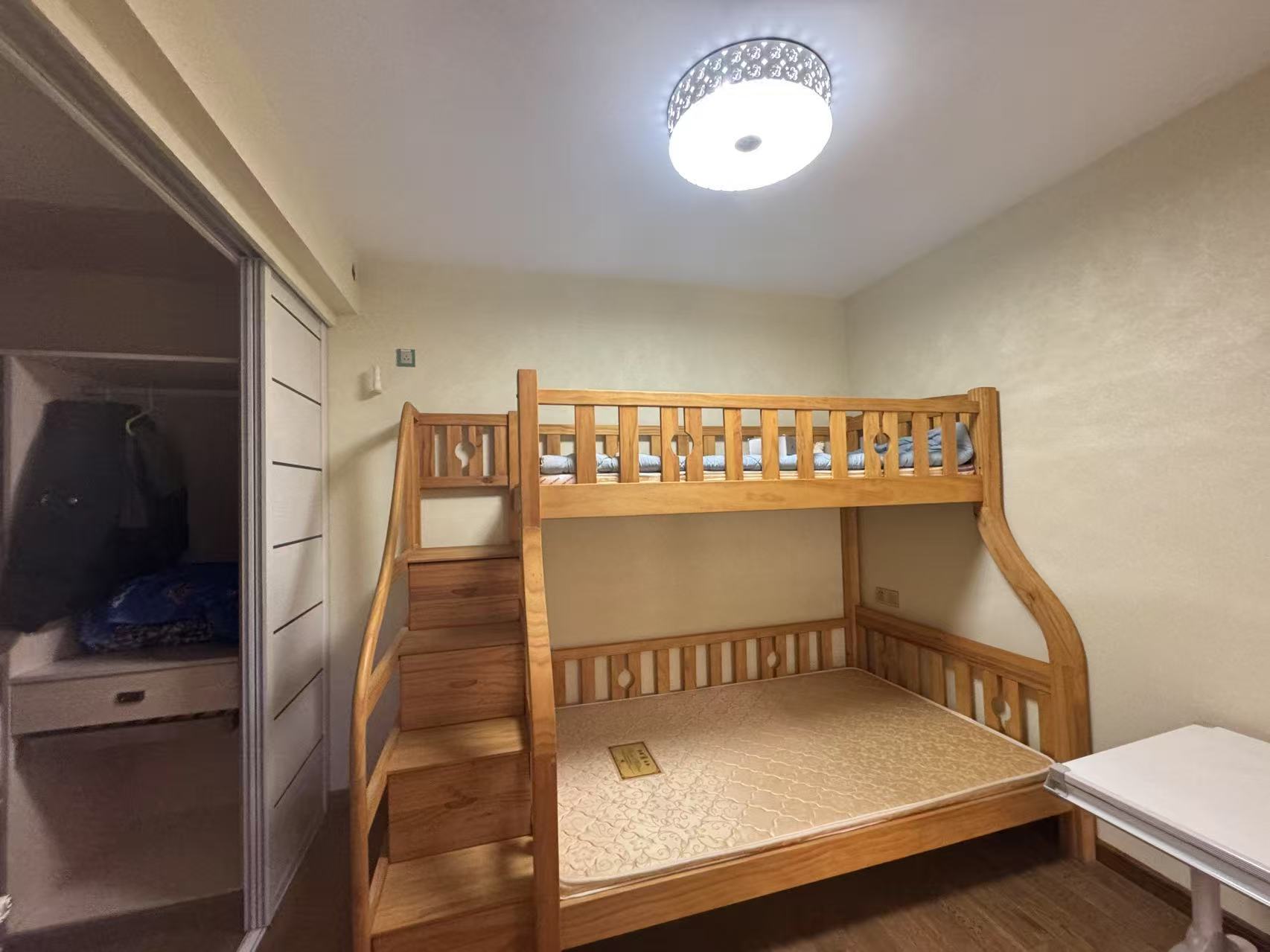 保利香槟国际 3室2厅2卫 113m&sup2;