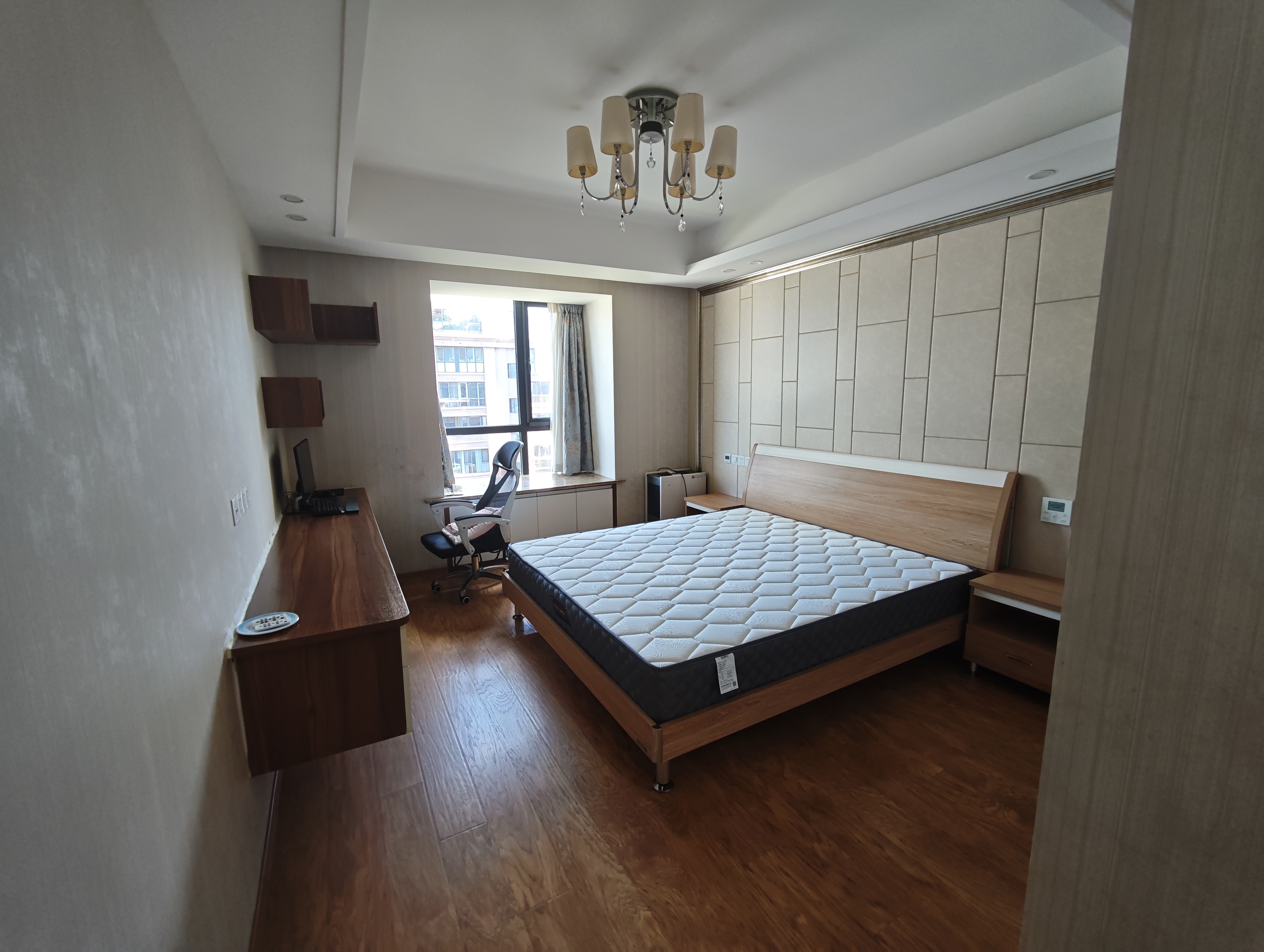 益兴名流府 3室2厅2卫 138m&sup2;