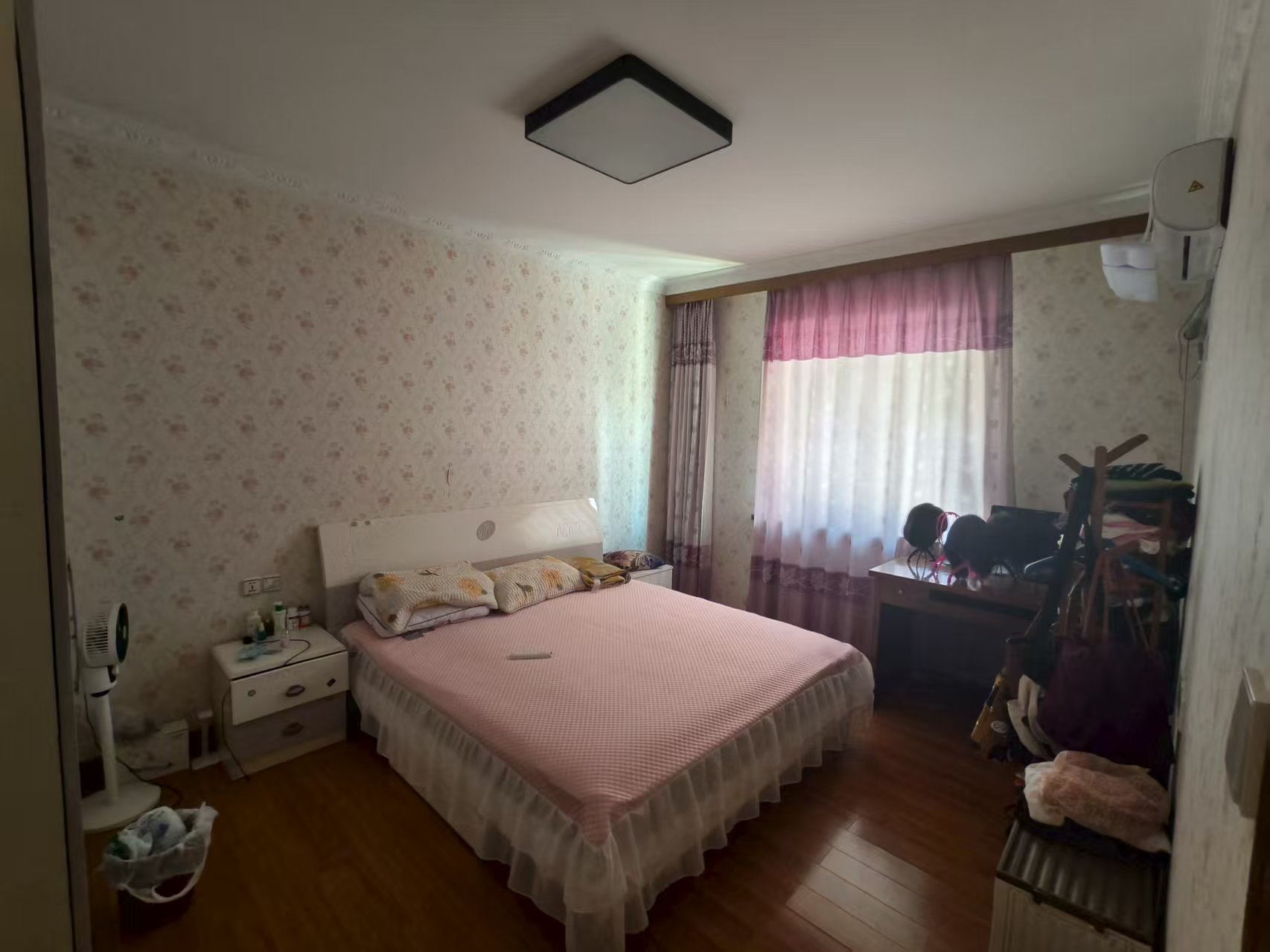华山花苑四期 4室2厅2卫 164m&sup2;