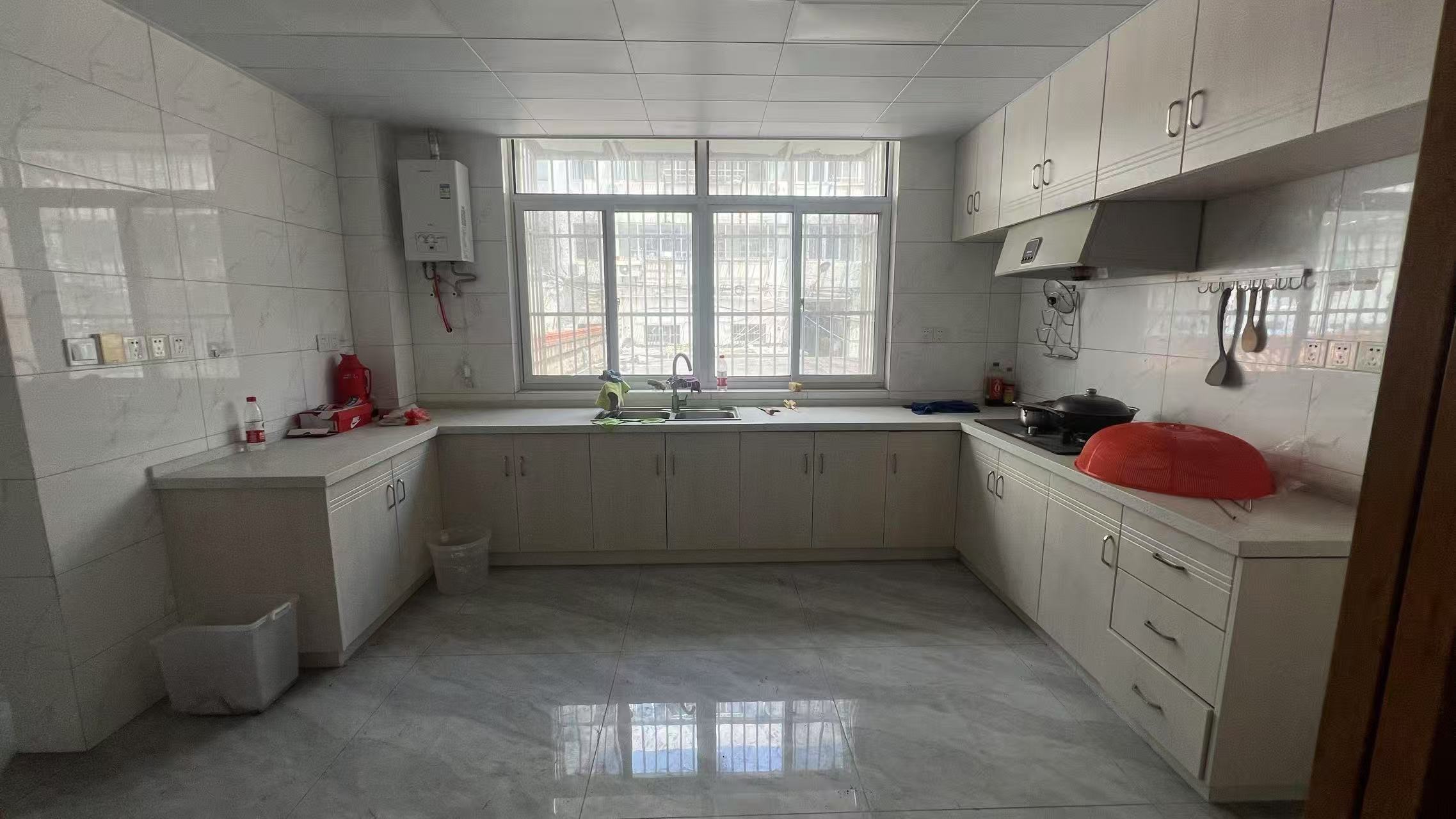 金南小区 3室2厅1卫 102m&sup2;