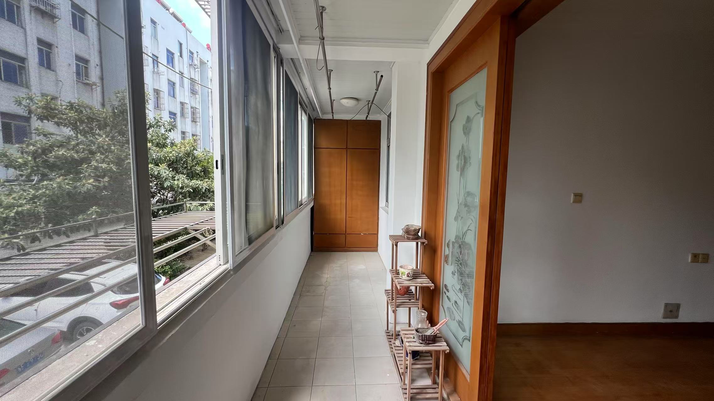 金南小区 3室2厅1卫 102m&sup2;