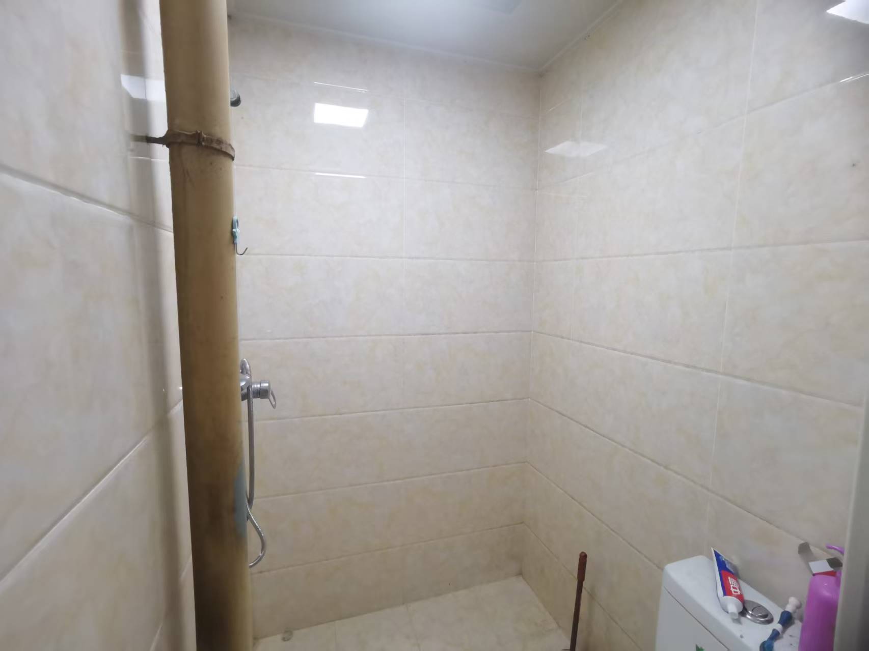 虹桥新村(朝霞路) 1室1厅1卫 46m&sup2;