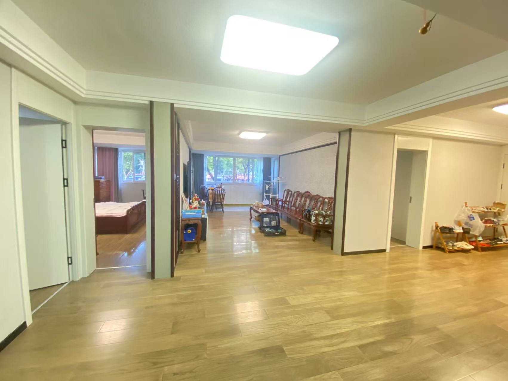 光明东村二期 3室2厅1卫 145m&sup2;
