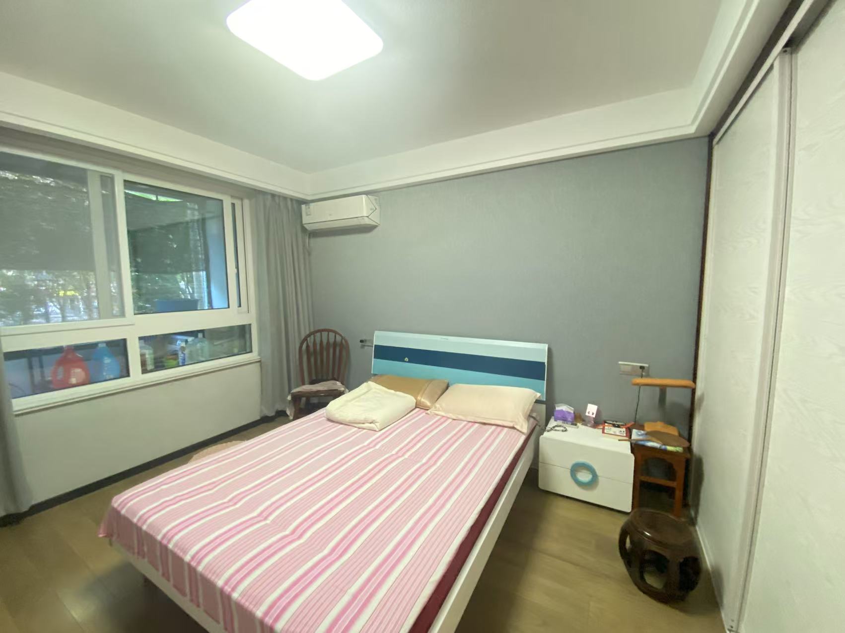 光明东村二期 3室2厅1卫 145m&sup2;