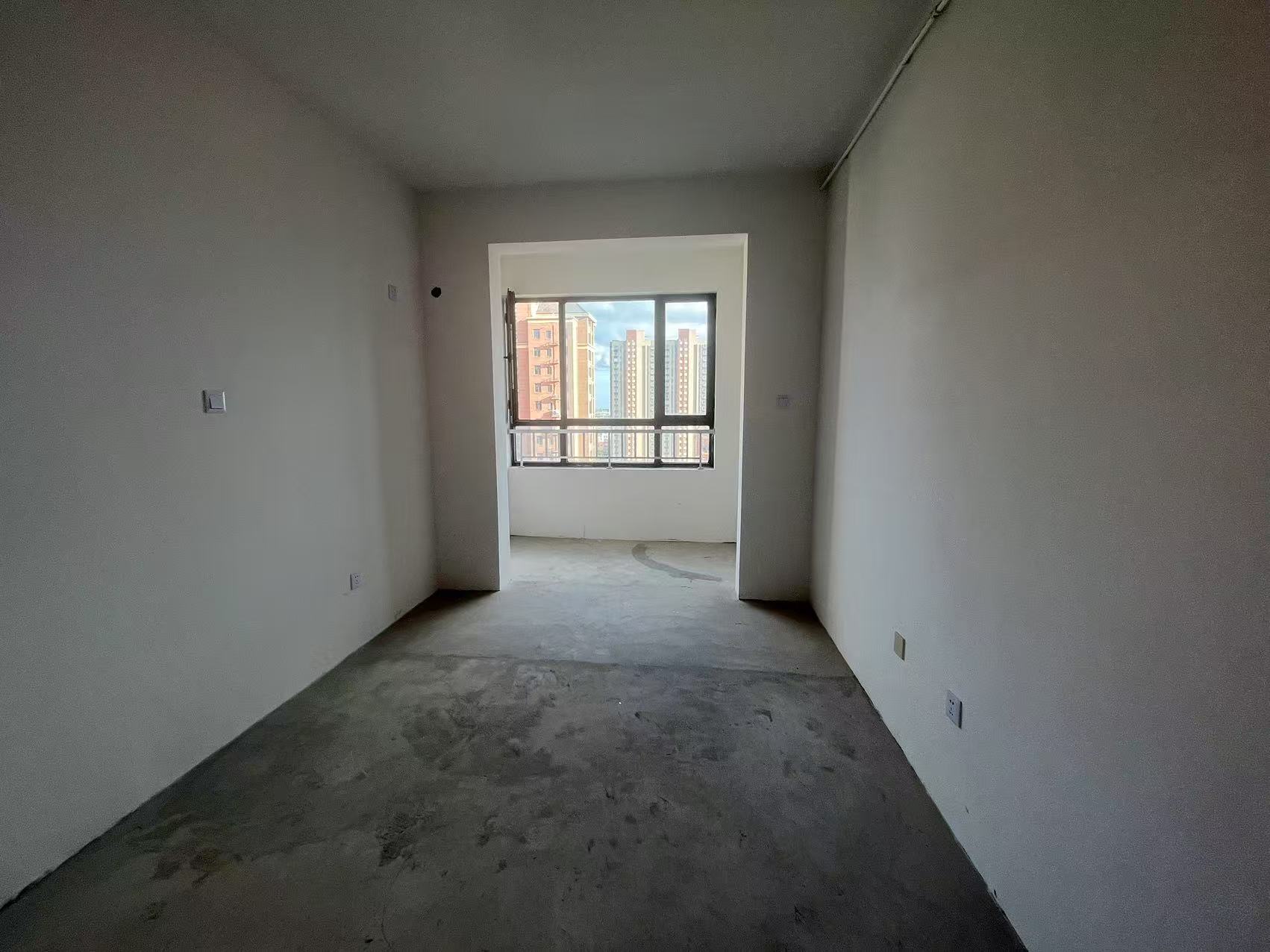 华山花苑六期 3室2厅2卫 125m&sup2;