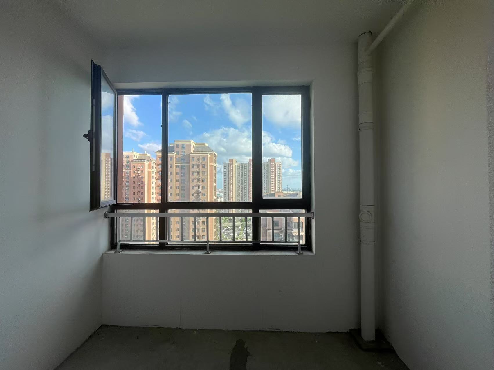 华山花苑六期 3室2厅2卫 125m&sup2;