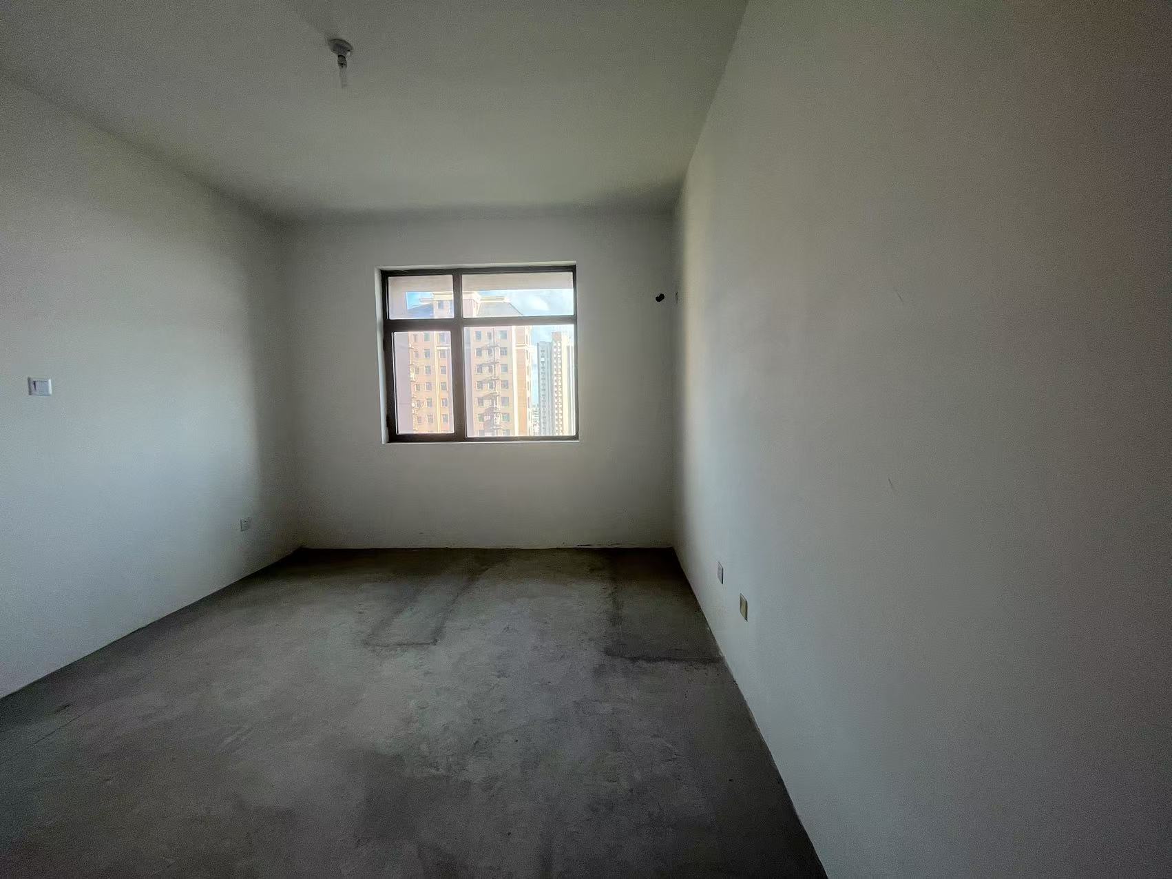 华山花苑六期 3室2厅2卫 125m&sup2;