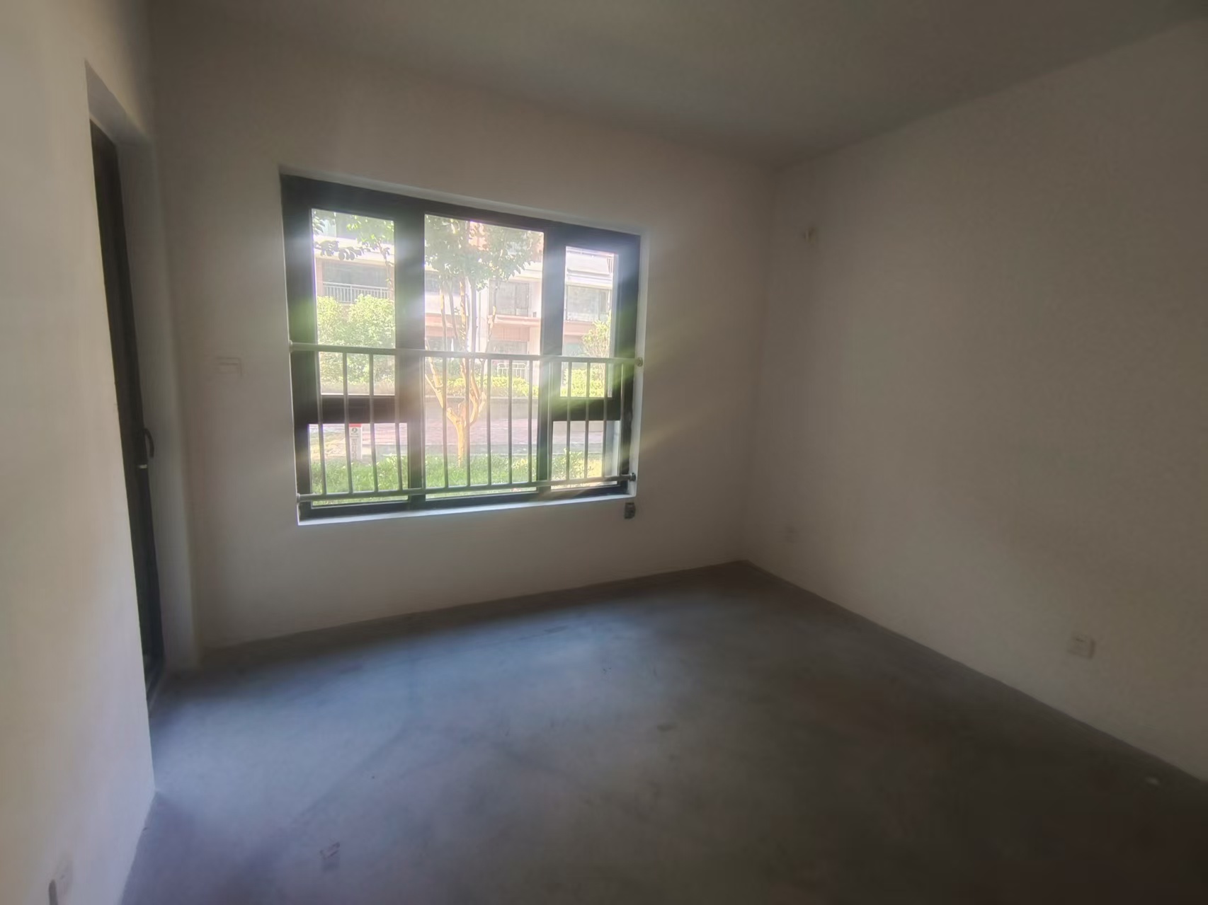 星湖郡 2室2厅2卫 114m&sup2;