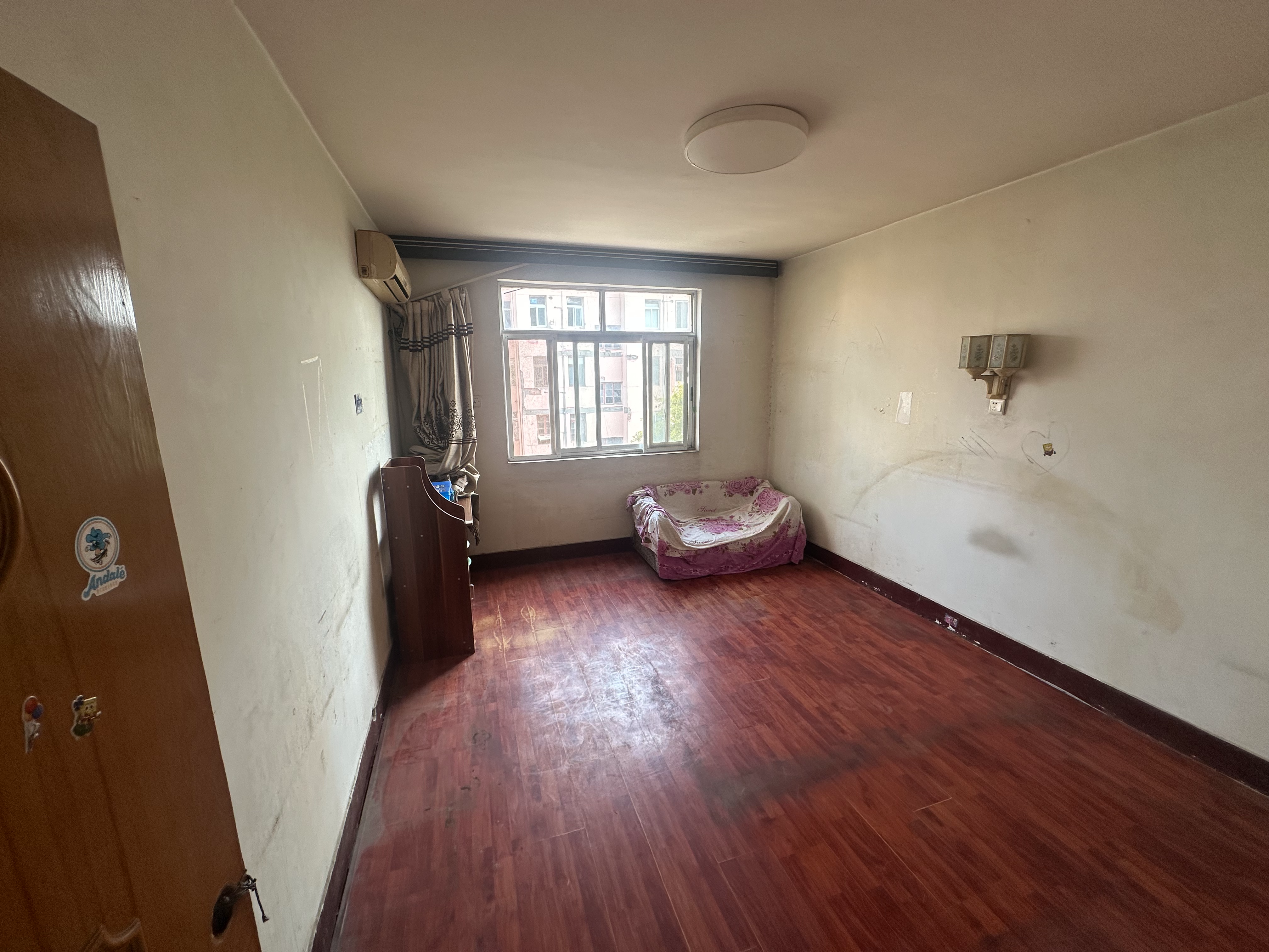 虹桥东村 2室1厅1卫 67m&sup2;