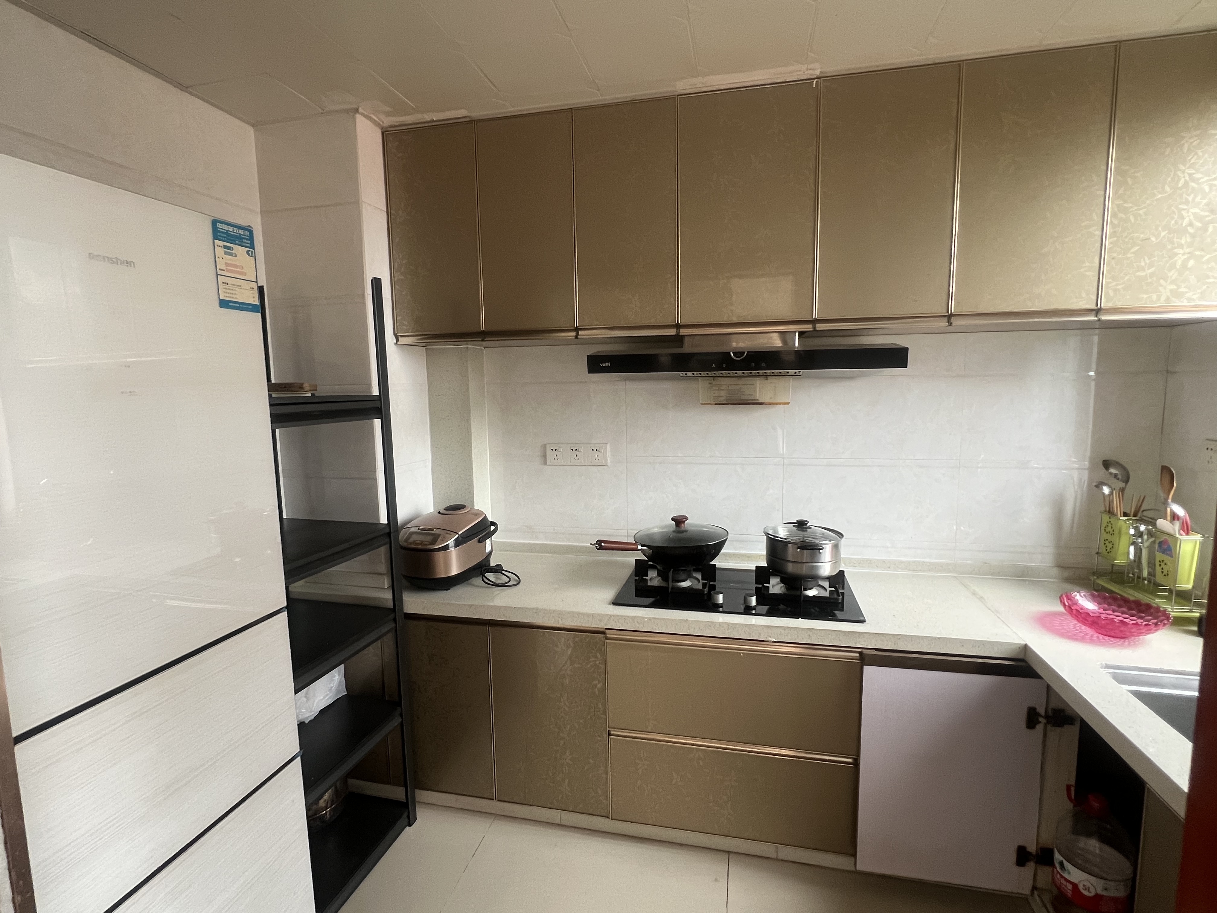 中港翡翠城 4室2厅2卫 140m&sup2;