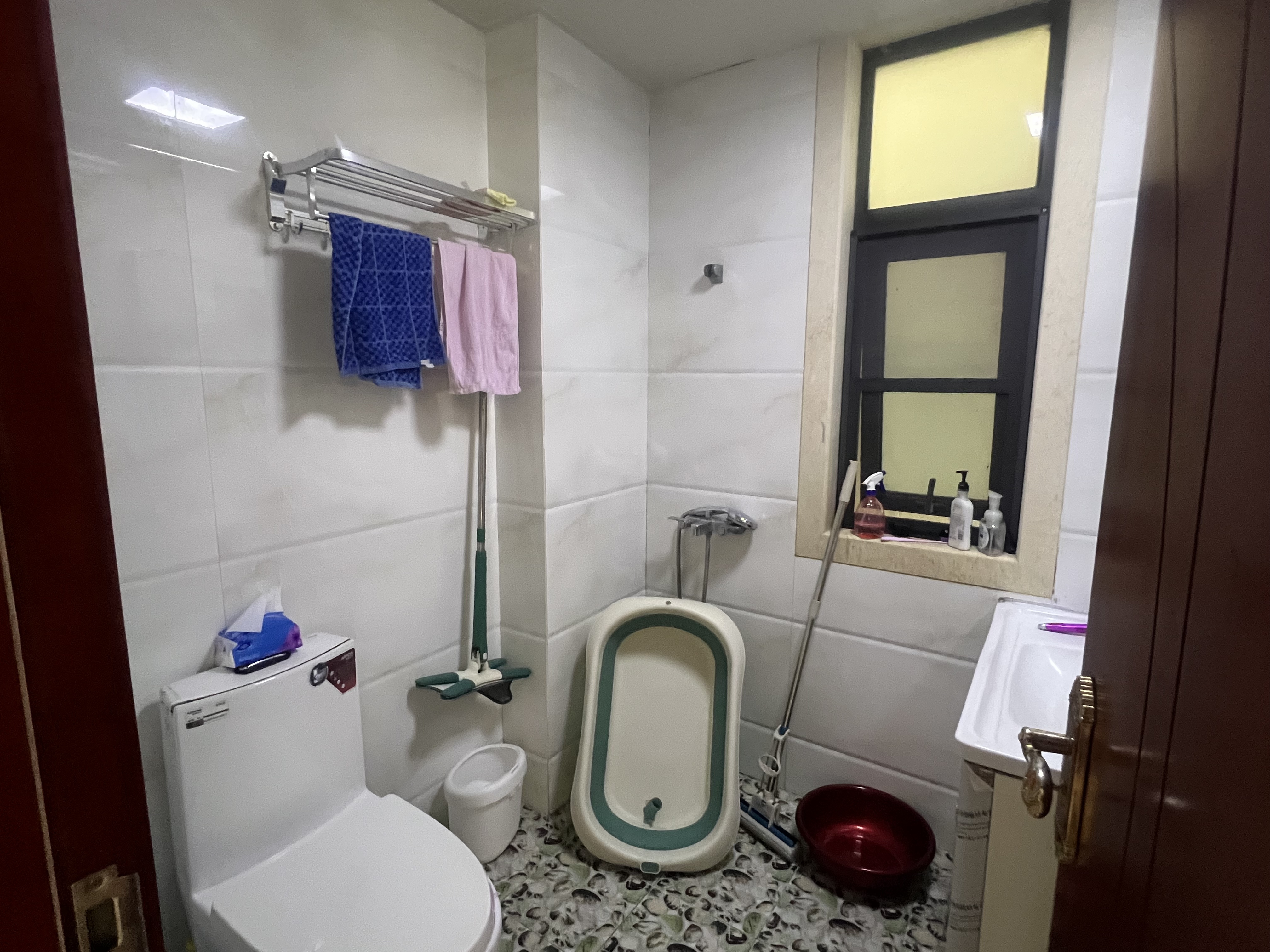 中港翡翠城 4室2厅2卫 140m&sup2;