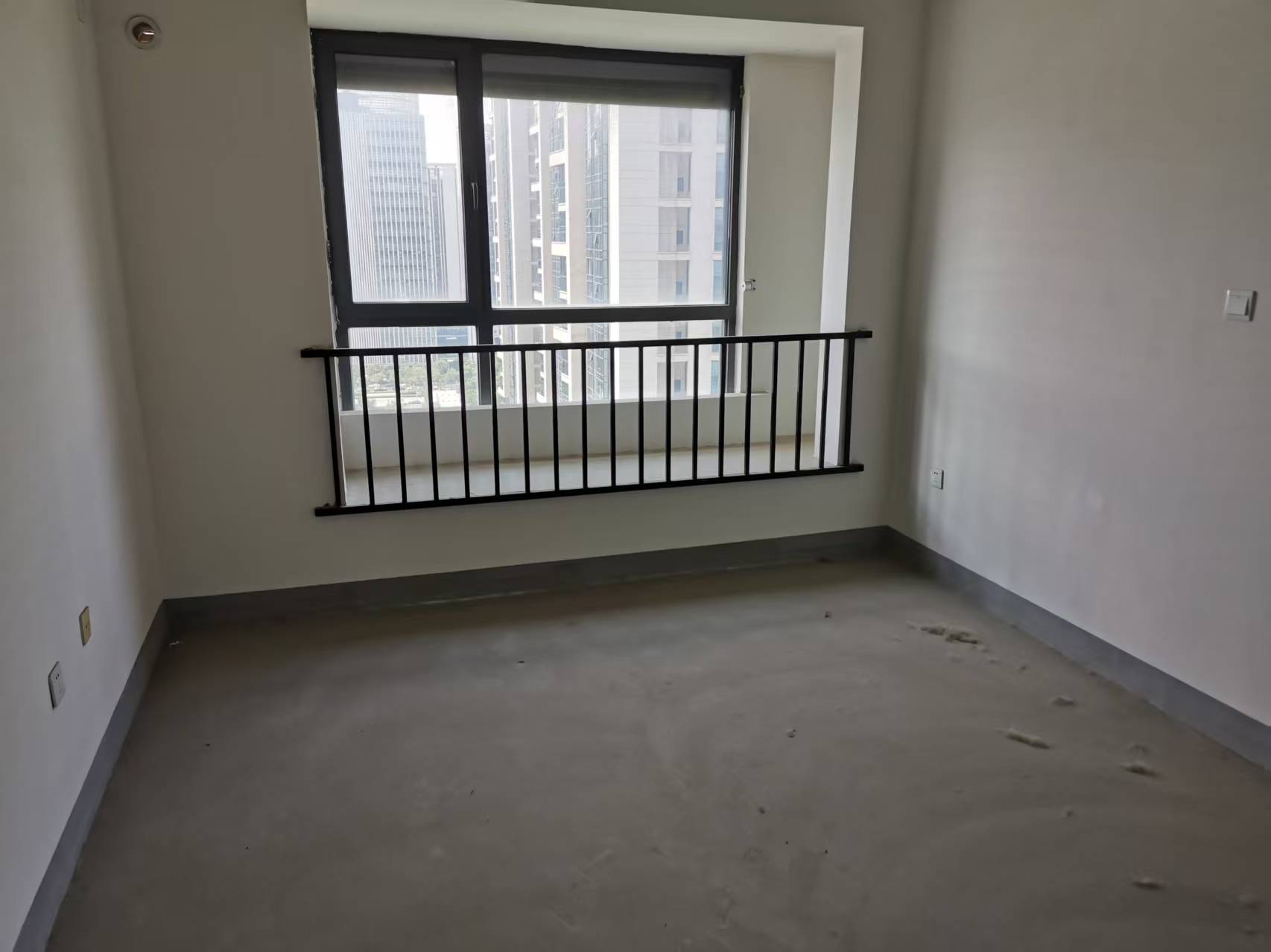 翠园 3室2厅2卫 132m&sup2;