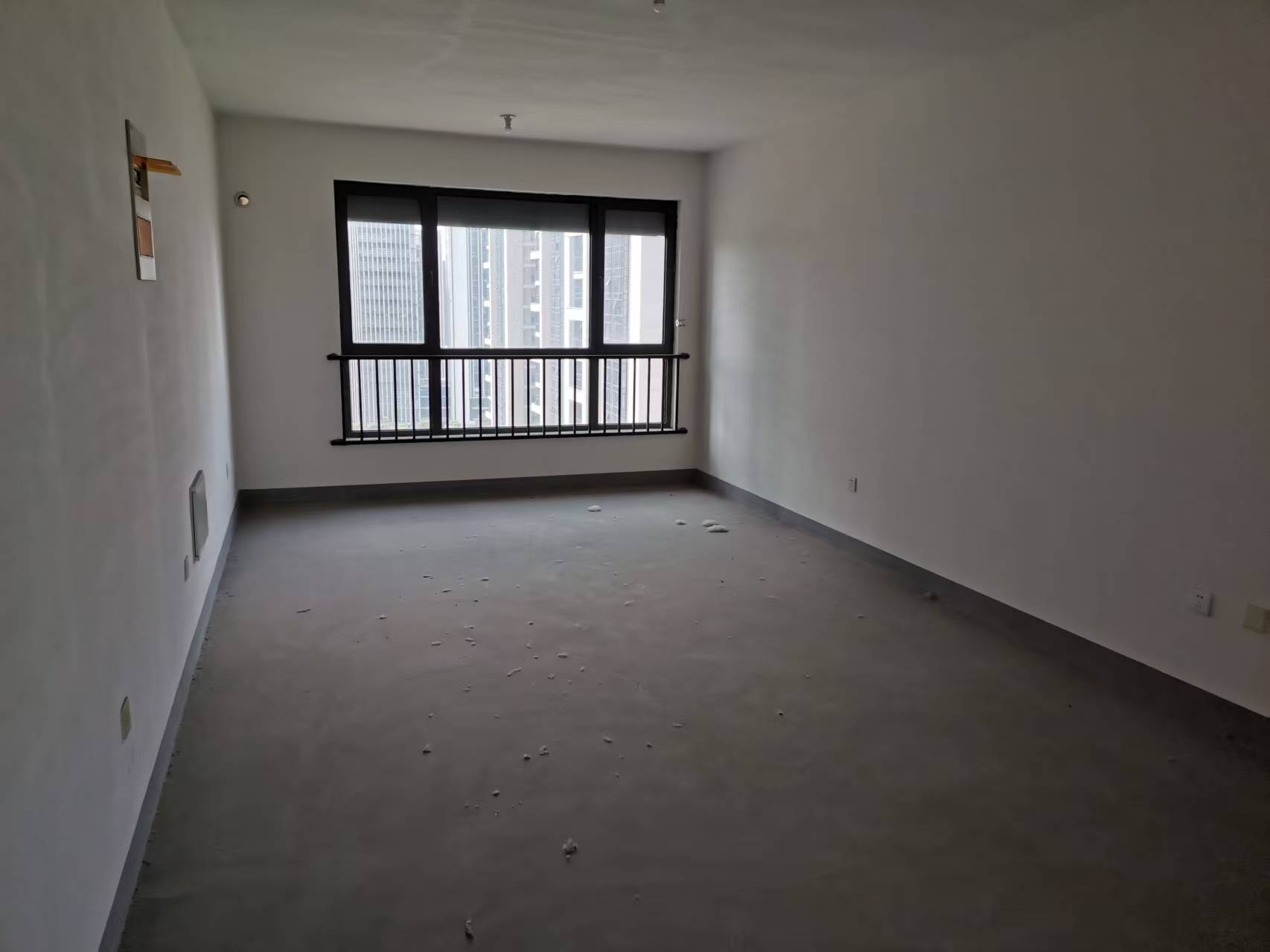 翠园 3室2厅2卫 132m&sup2;
