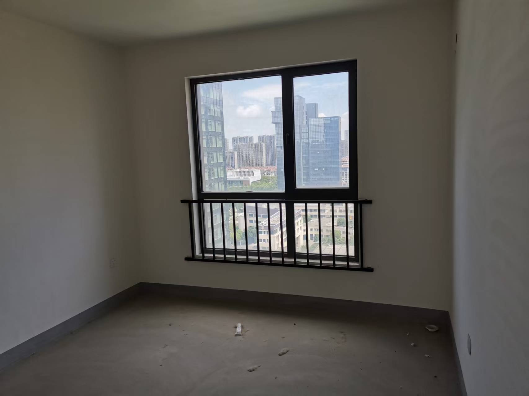 翠园 3室2厅2卫 132m&sup2;