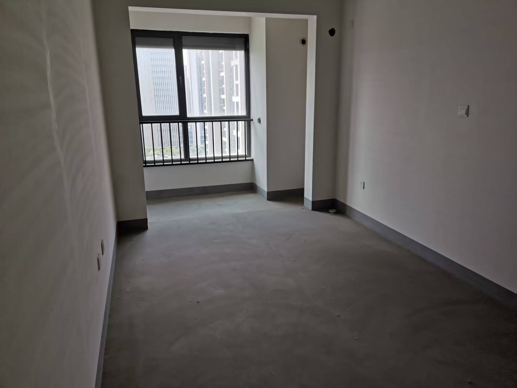 翠园 3室2厅2卫 132m&sup2;