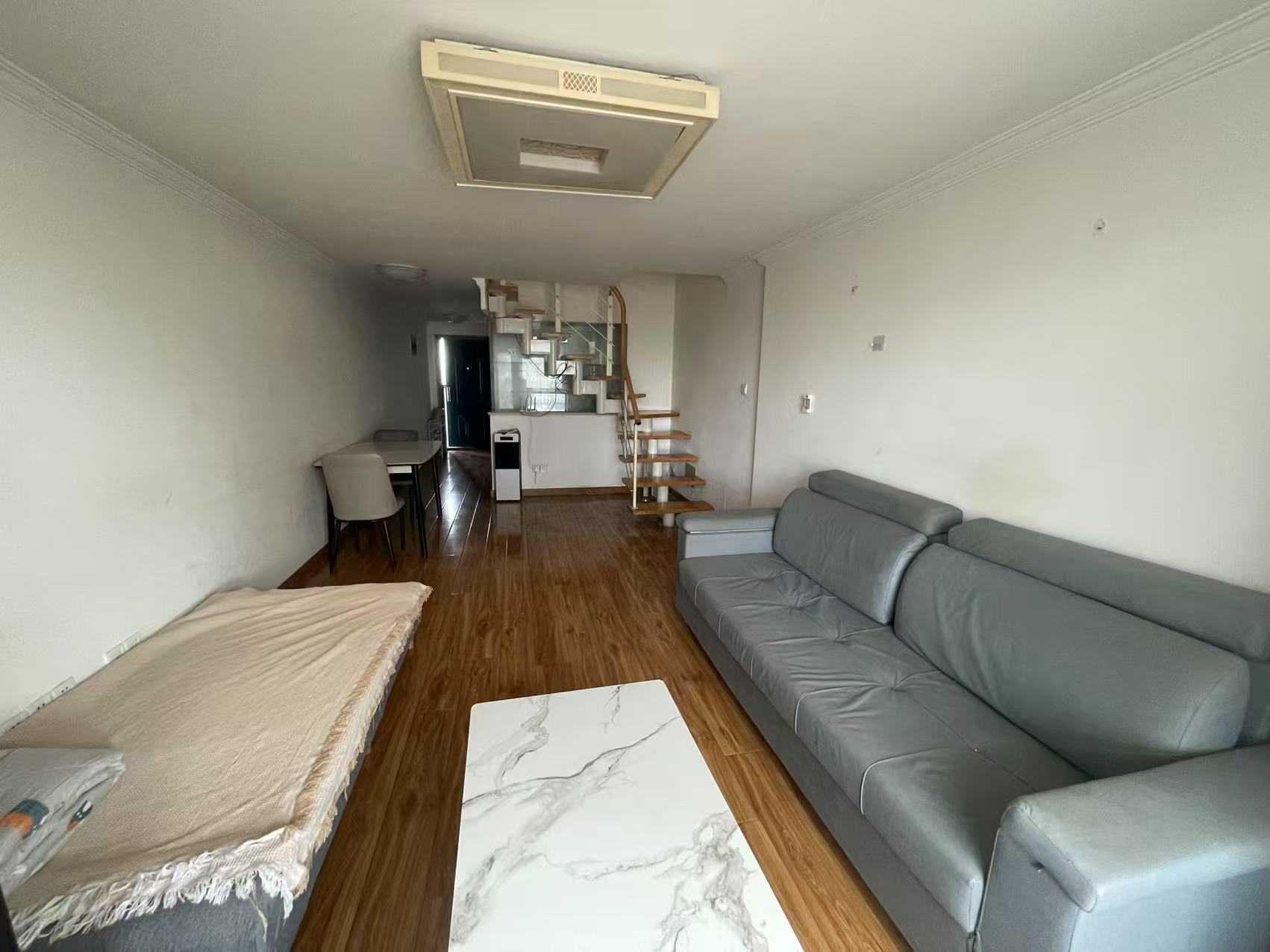 奥特莱斯 2室1厅1卫 110m&sup2;
