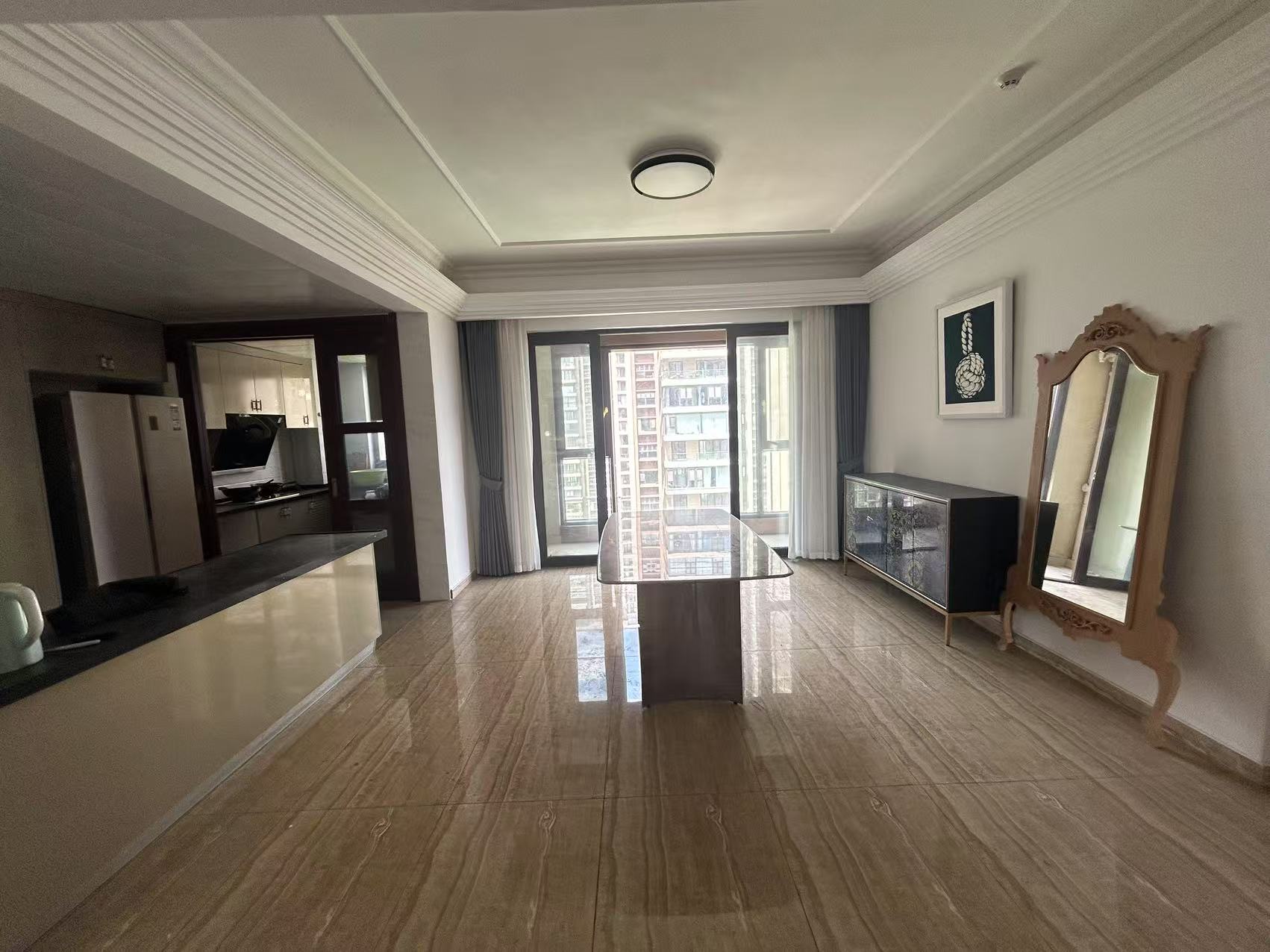碧桂园时代悦城 5室2厅3卫 270.00m&sup2;