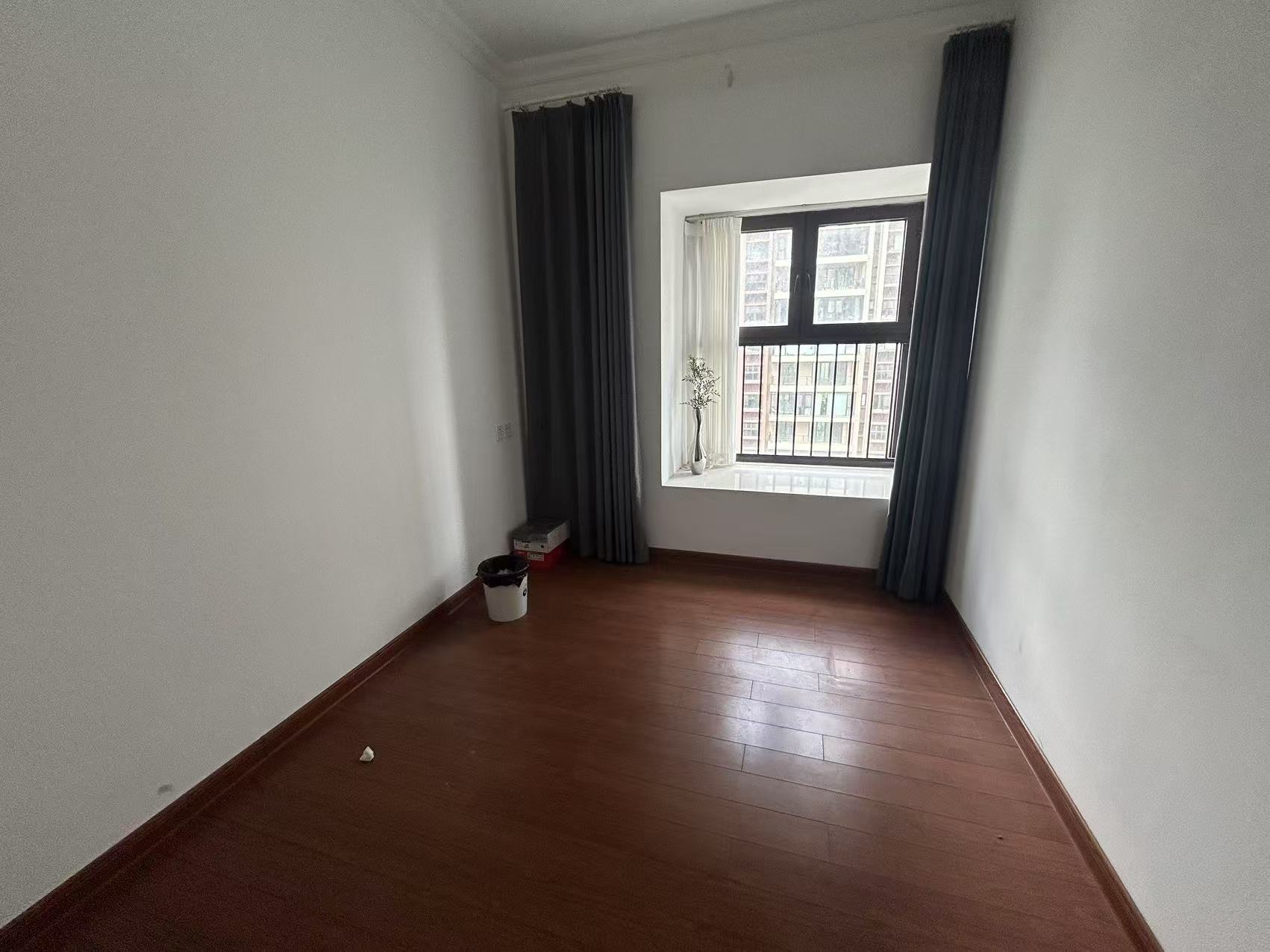 碧桂园时代悦城 5室2厅3卫 270.00m&sup2;