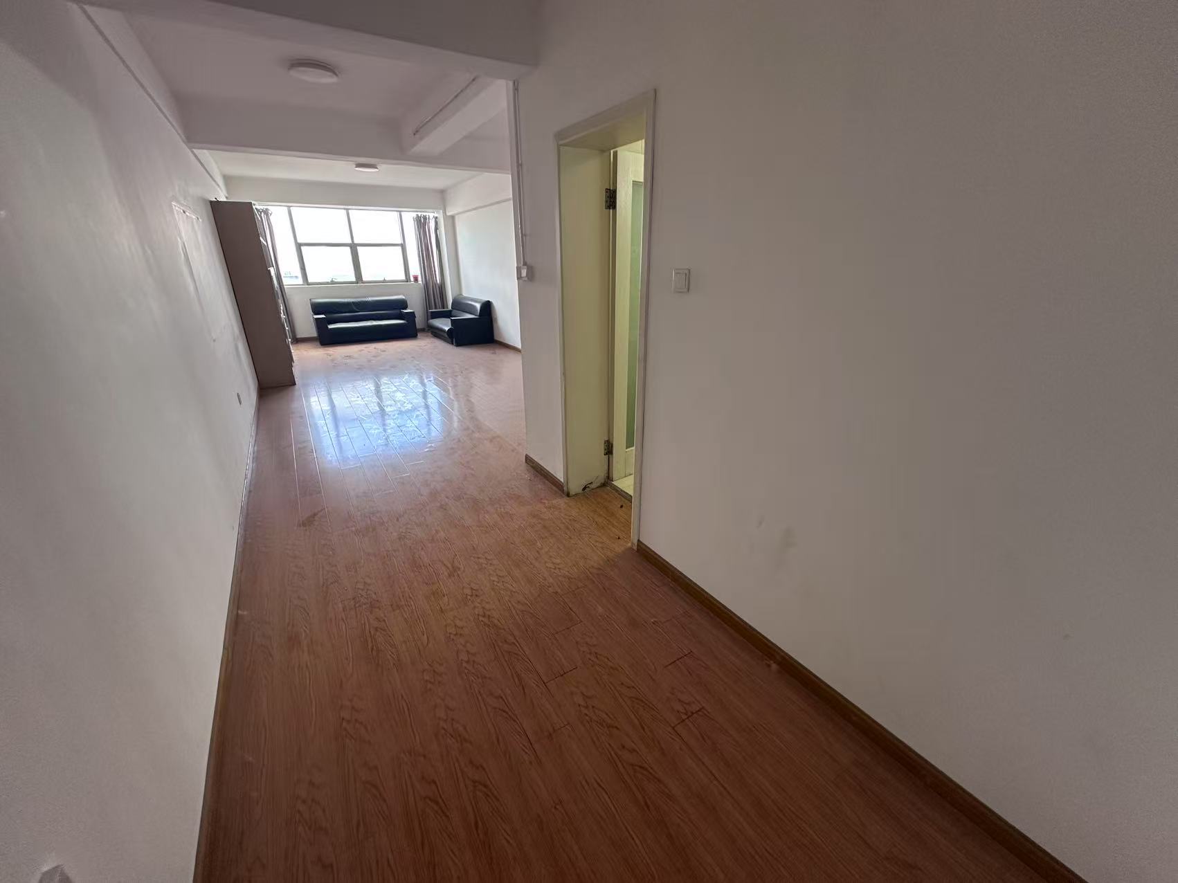 王府大厦 1室1厅1卫 61m²