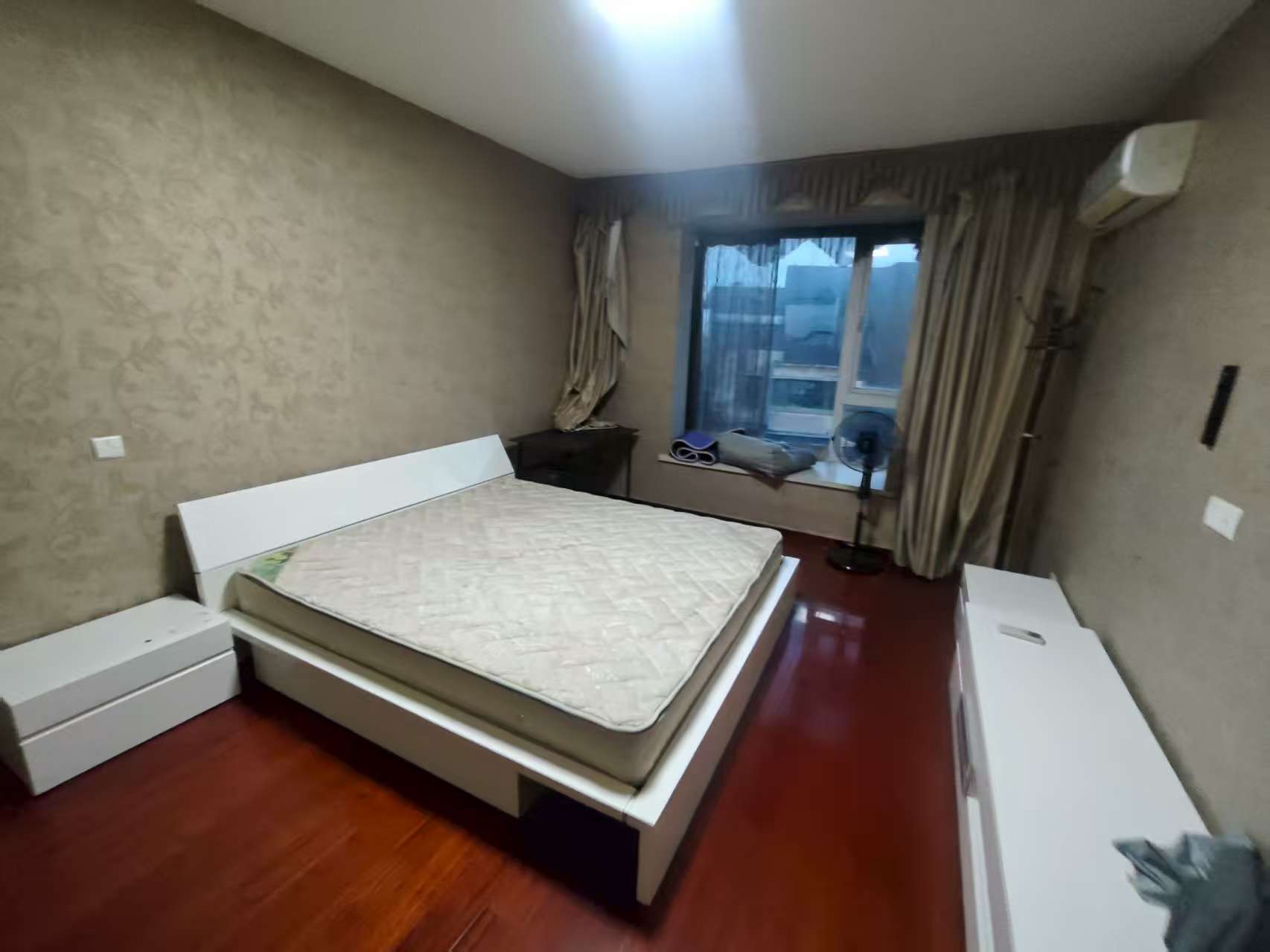 江海名苑南区 3室2厅2卫 155m&sup2;